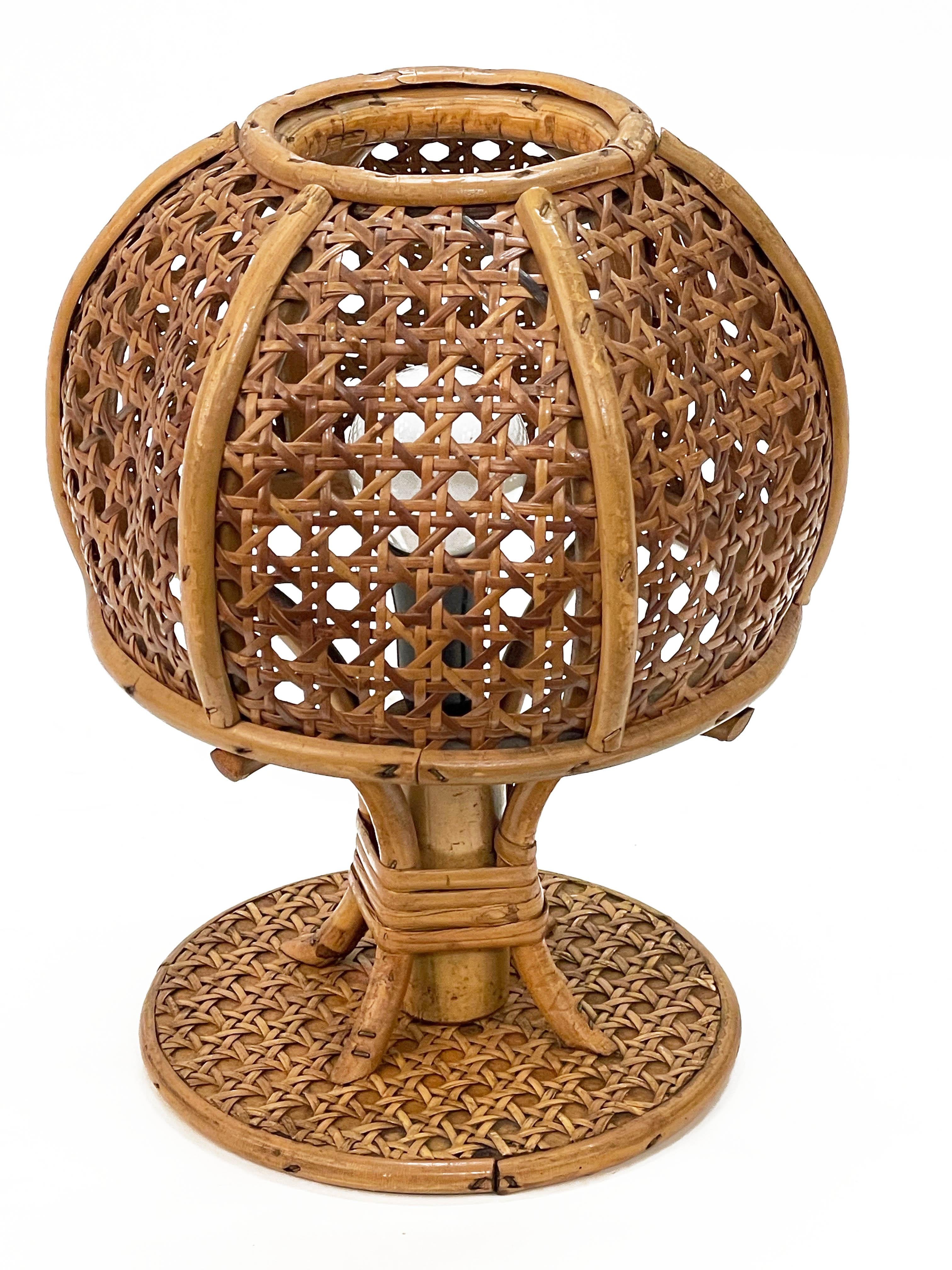 Midcentury Wicker and Rattan Italian Table Lamp, 1960s For Sale 6