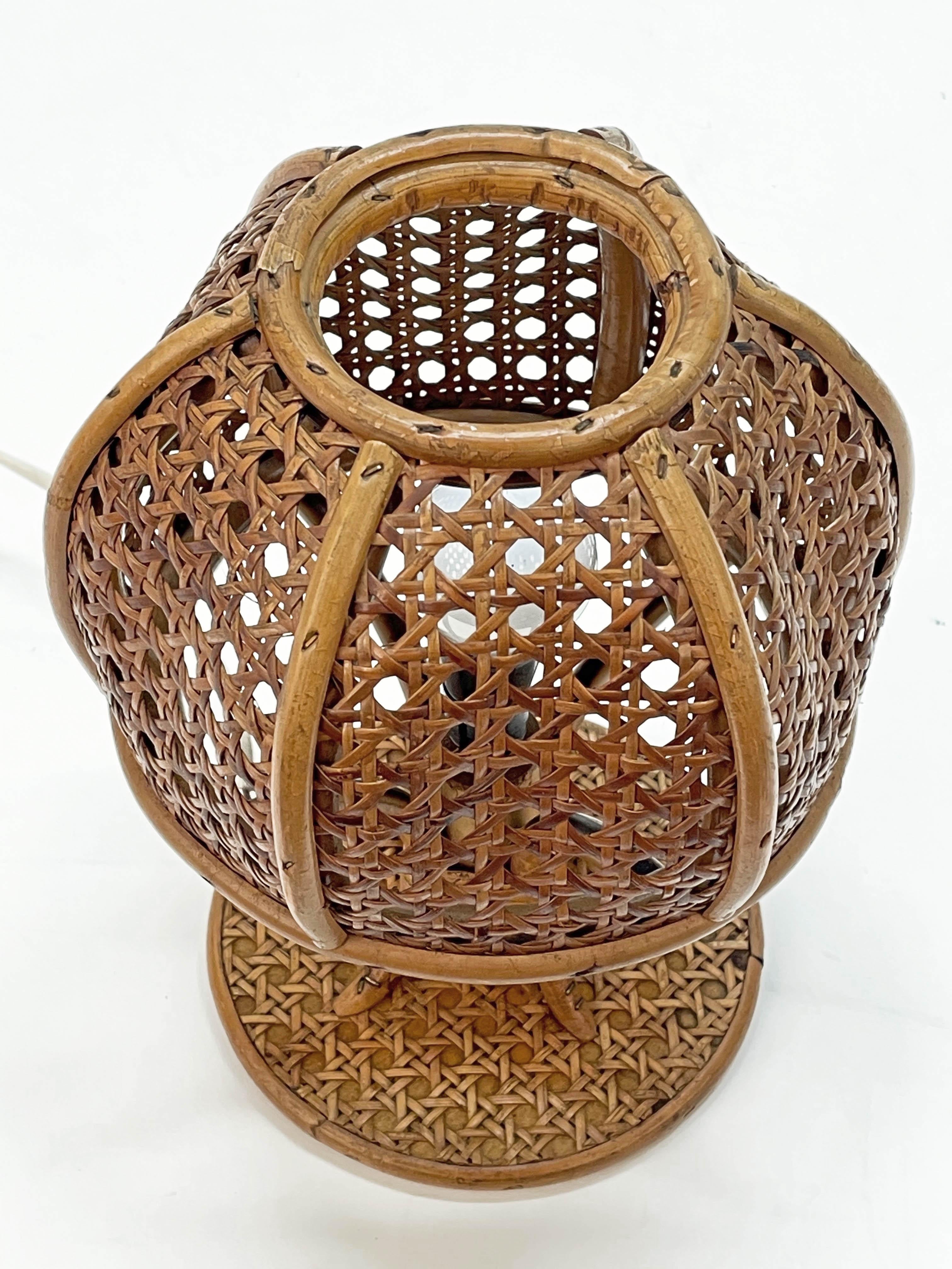 Midcentury Wicker and Rattan Italian Table Lamp, 1960s For Sale 13