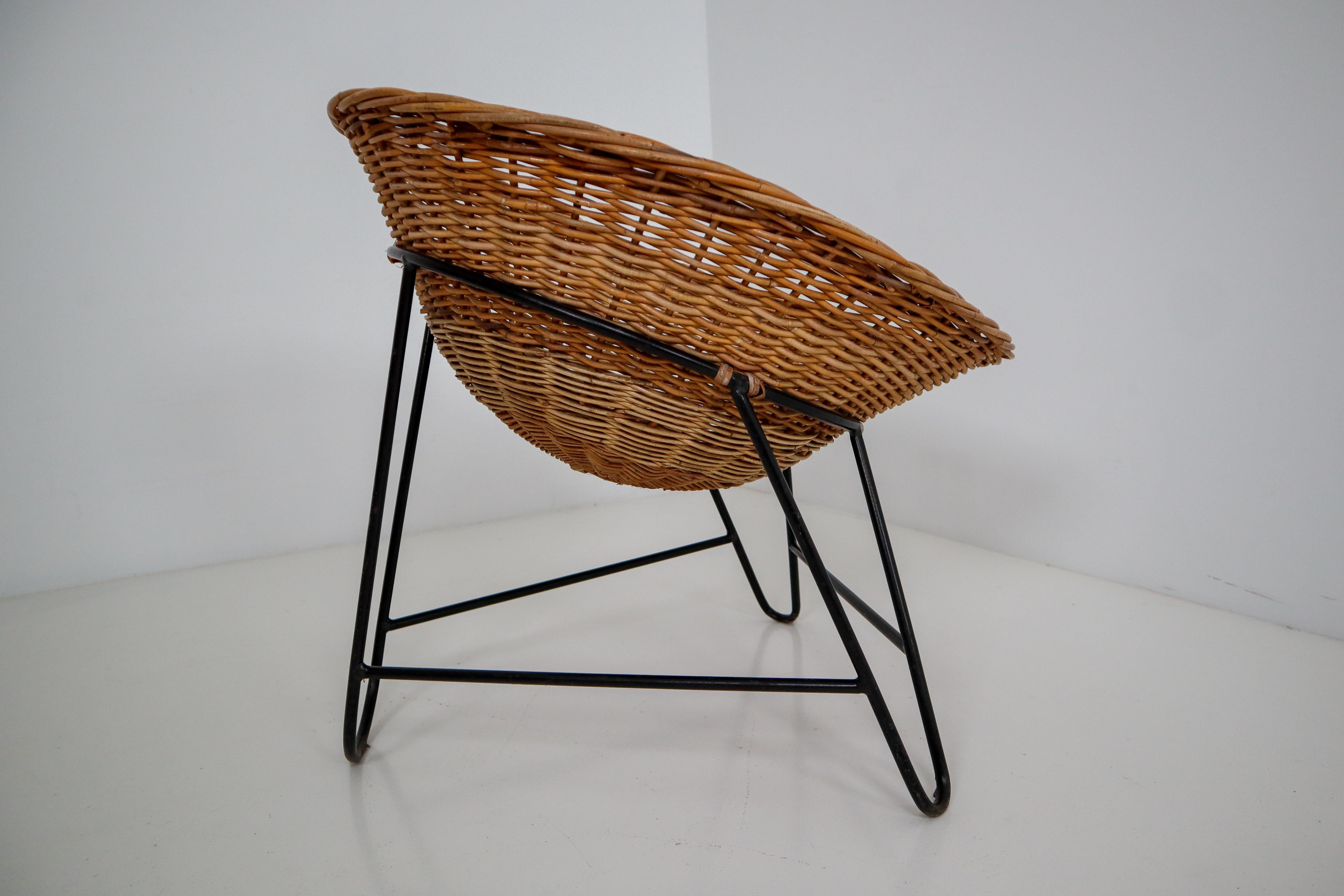 European Midcentury Wicker Easy Lounge Patio Chairs Designed in Europe, 1960s