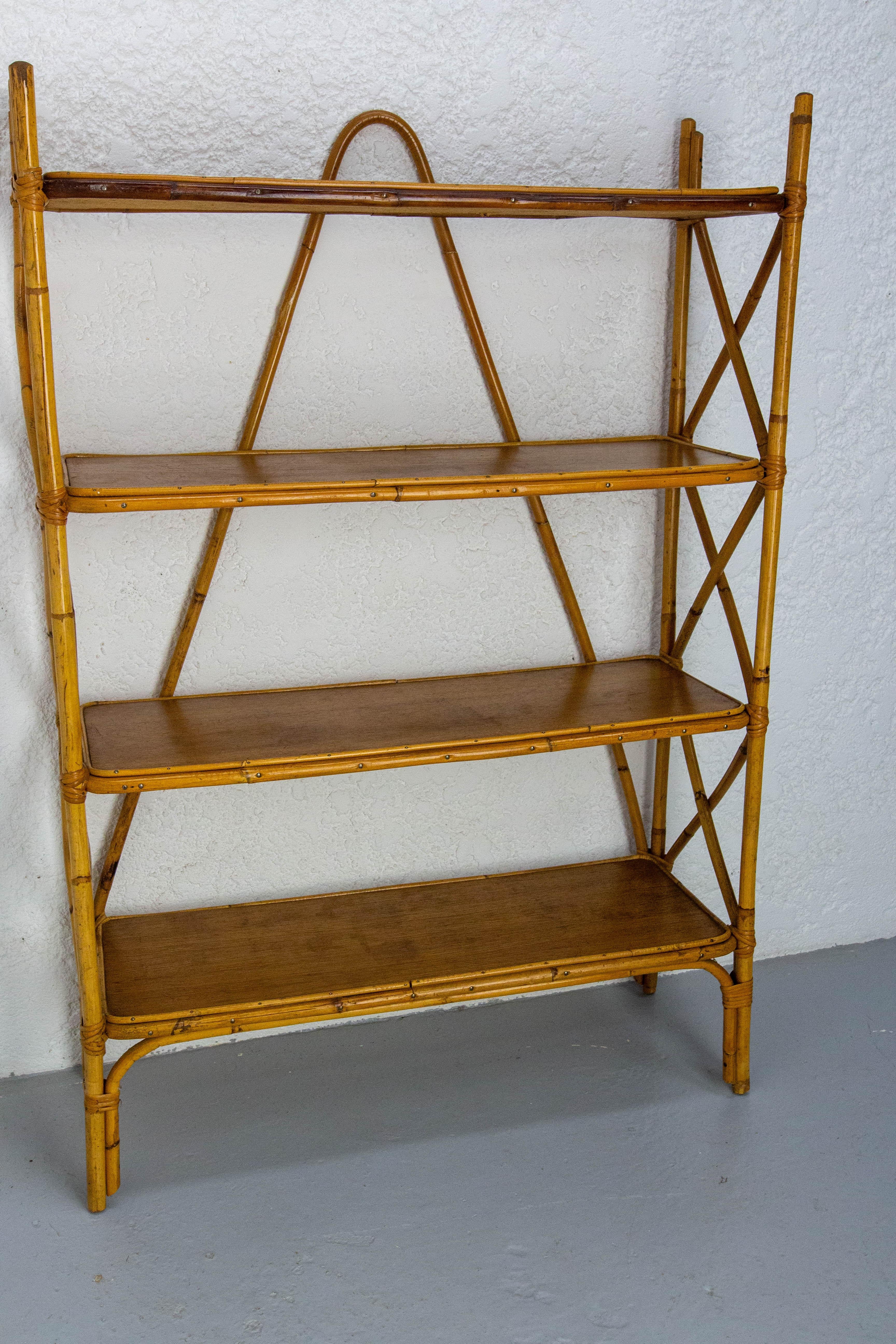 Francese Scaffali in vimini del Medioevo Libreria francese Étagère in vendita
