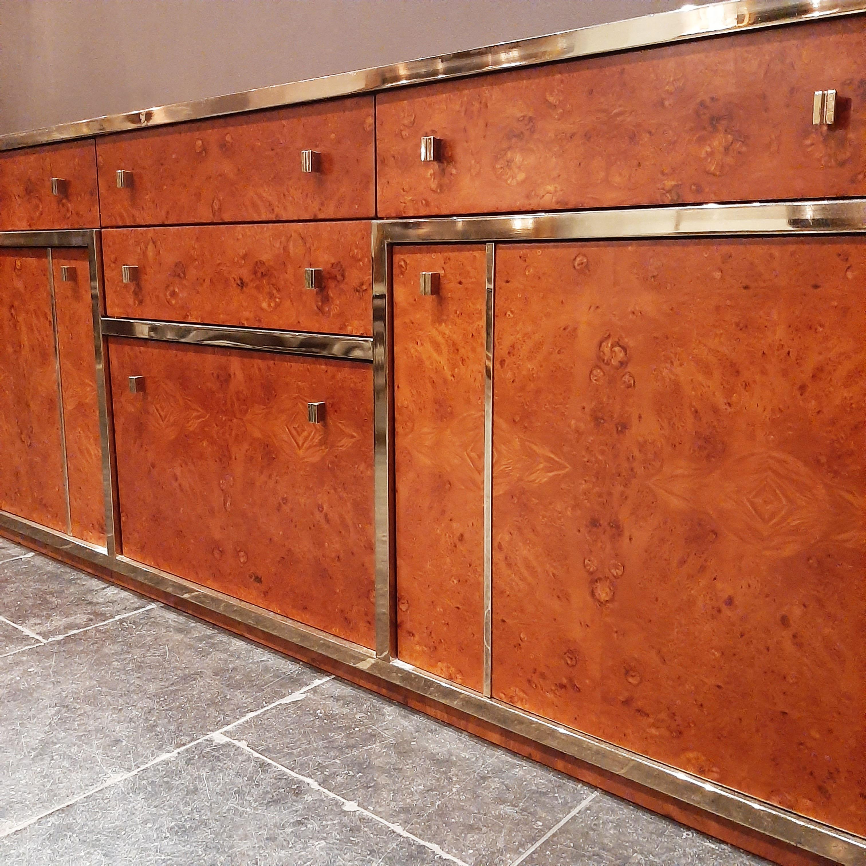 Midcentury Willy Rizzo Burl Wood and Chrome Credenza, Italy, 1970s In Good Condition For Sale In Baambrugge, NL