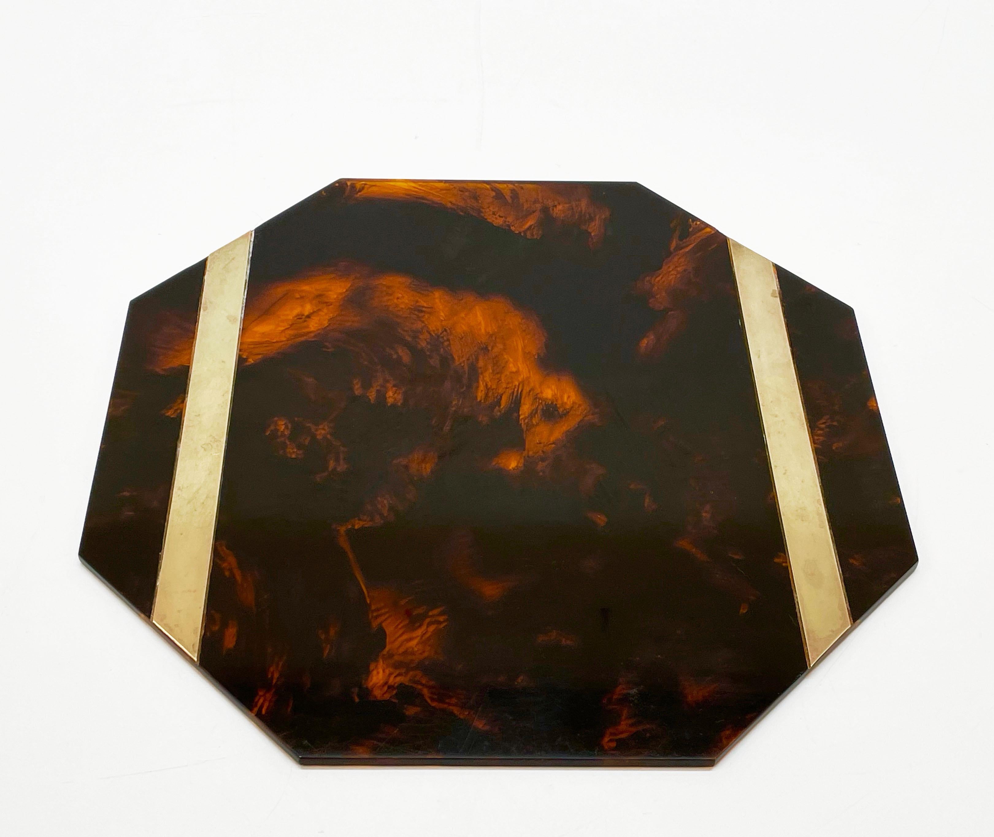 Midcentury Willy Rizzo Tortoiseshell Plexiglass and Brass Italian Placemat 1970s In Good Condition In Roma, IT