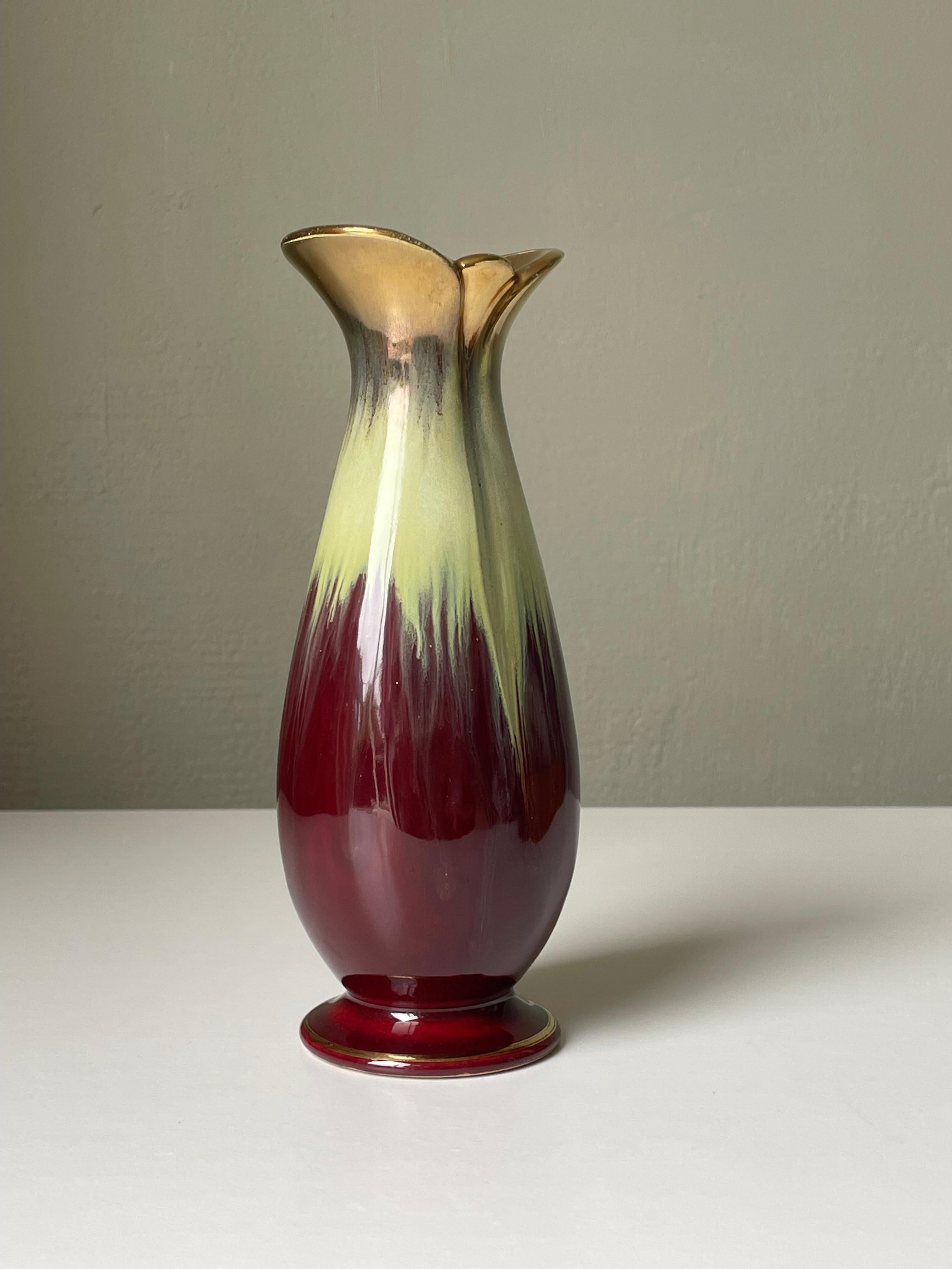 Bay Keramik Wine Red Gold Decorative Vase, 1960s In Good Condition For Sale In Copenhagen, DK