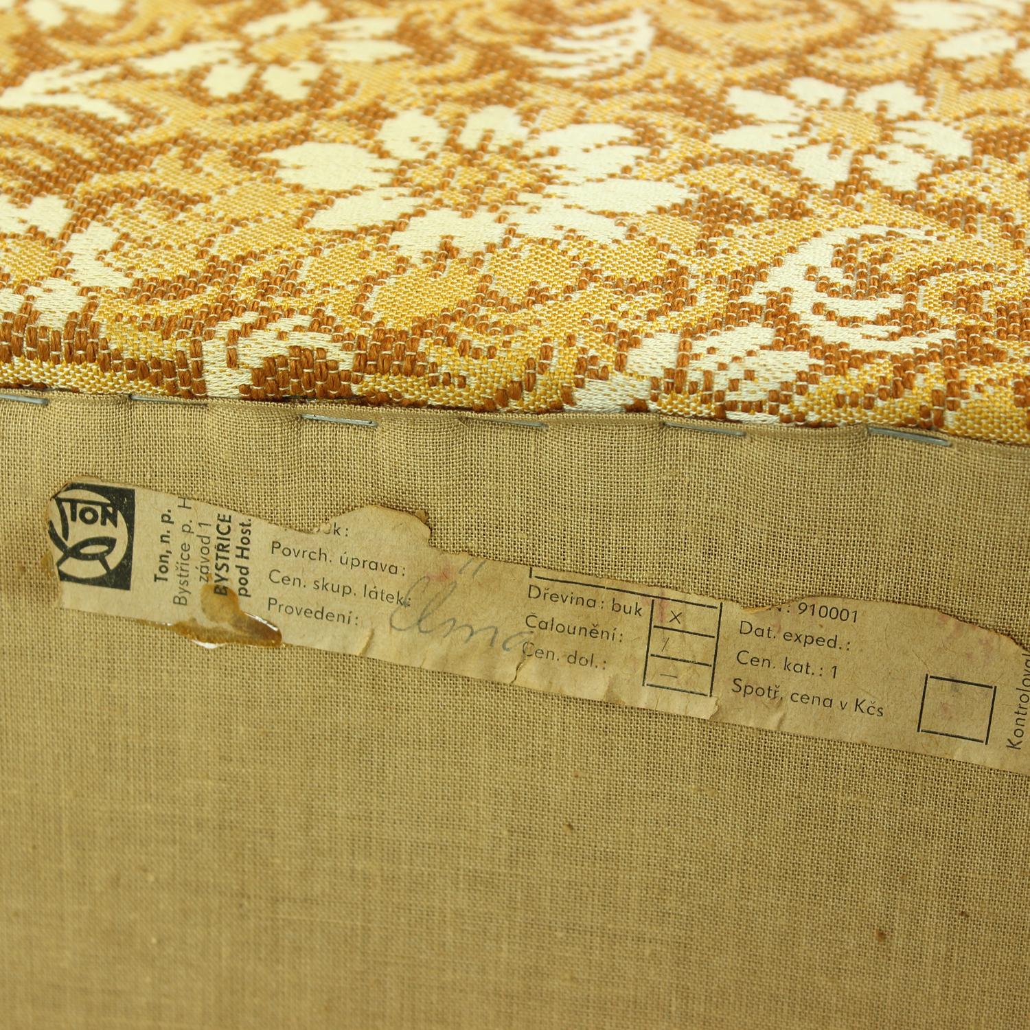 Fauteuil à roulettes du milieu du siècle par Ton, Tchécoslovaquie années 1960 en vente 5