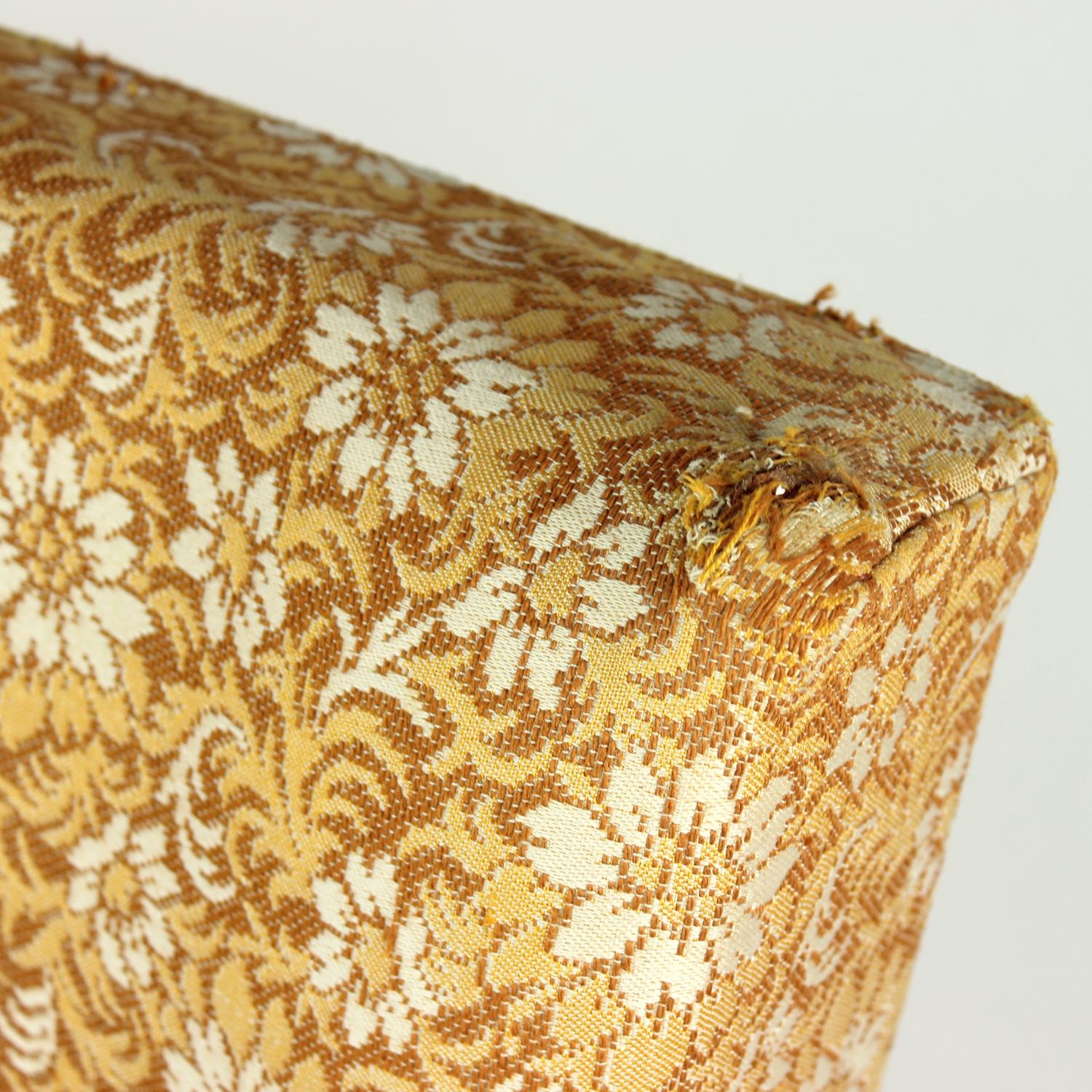 Textile Fauteuil à roulettes du milieu du siècle par Ton, Tchécoslovaquie années 1960 en vente