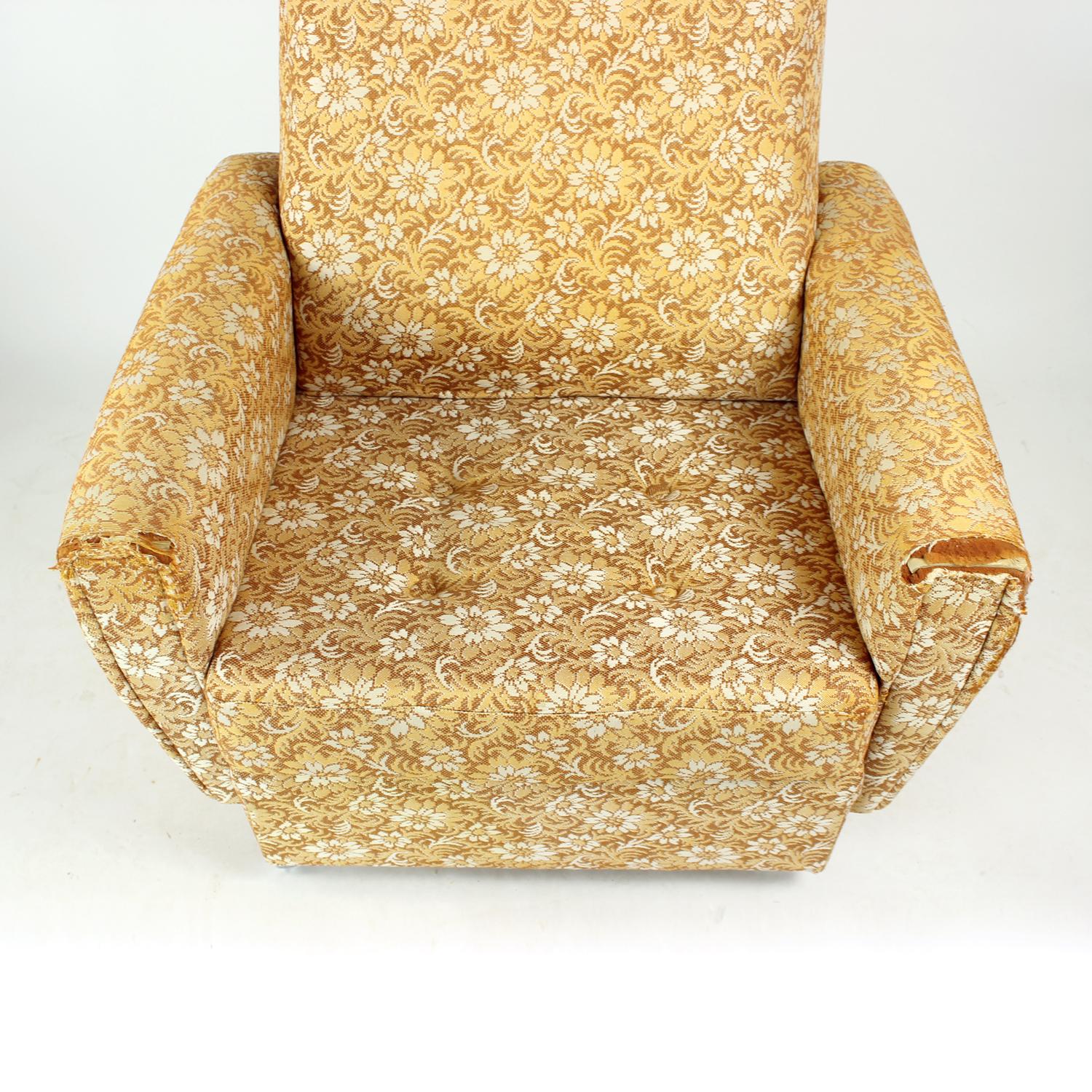 Fauteuil à roulettes du milieu du siècle par Ton, Tchécoslovaquie années 1960 en vente 2