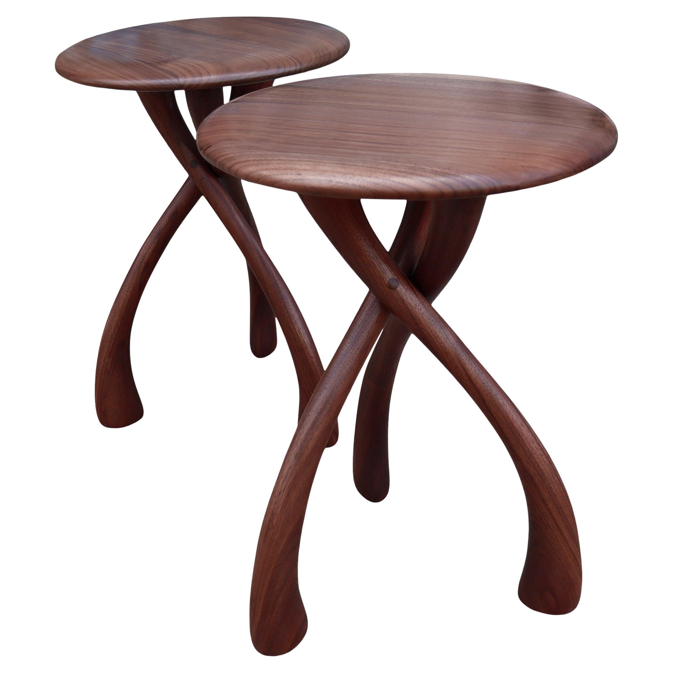 Midcentury Wishbone Beistelltisch in Nussbaum (4 verfügbar)