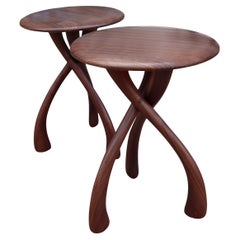 Midcentury Wishbone Beistelltisch in Nussbaum (4 verfügbar)