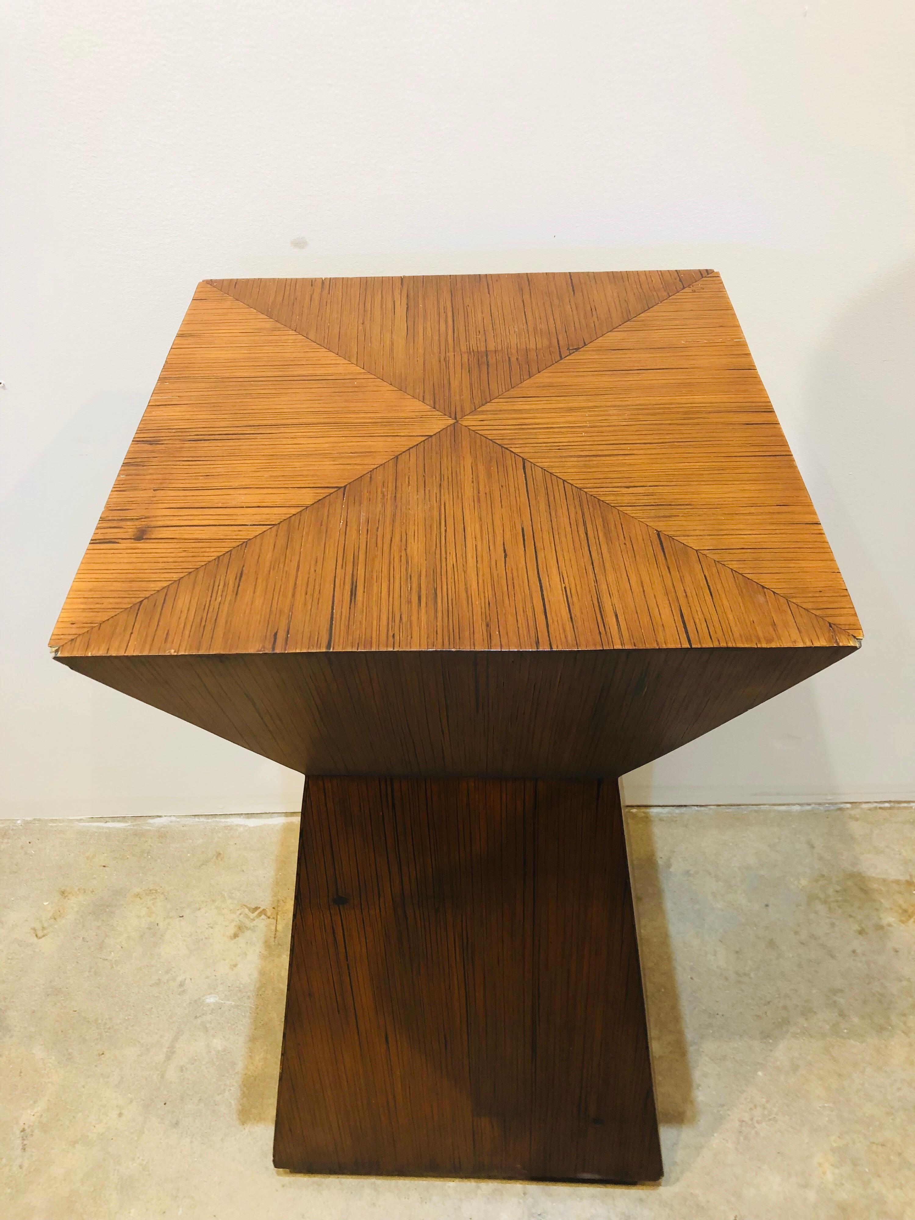 Midcentury Wood Accent Table/ Pedestal In Good Condition For Sale In Chicago, IL