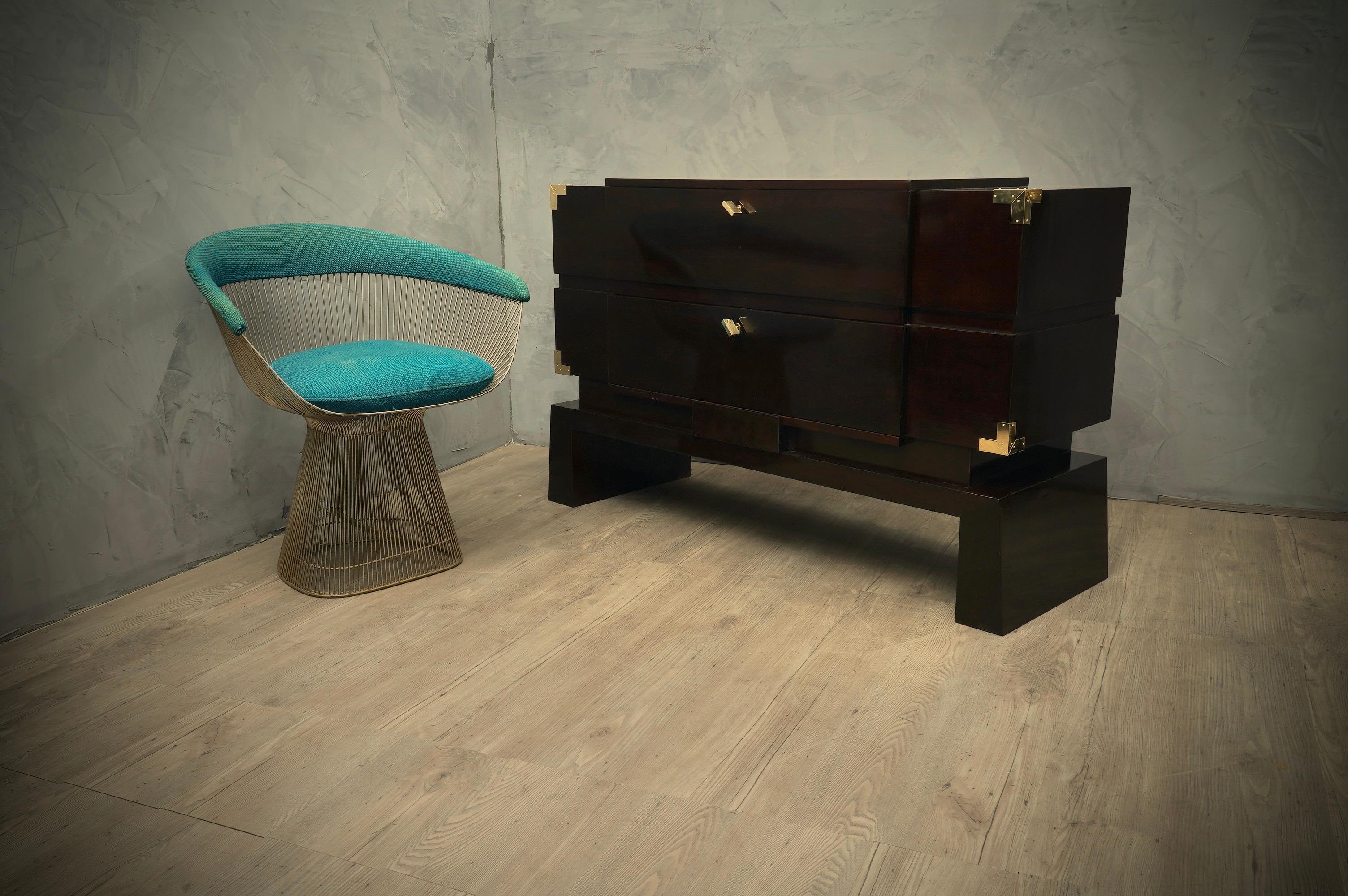 Mid-Century moderno Commodes e cassettiere italiane in legno e ottone del MidCentury, 1950 in vendita