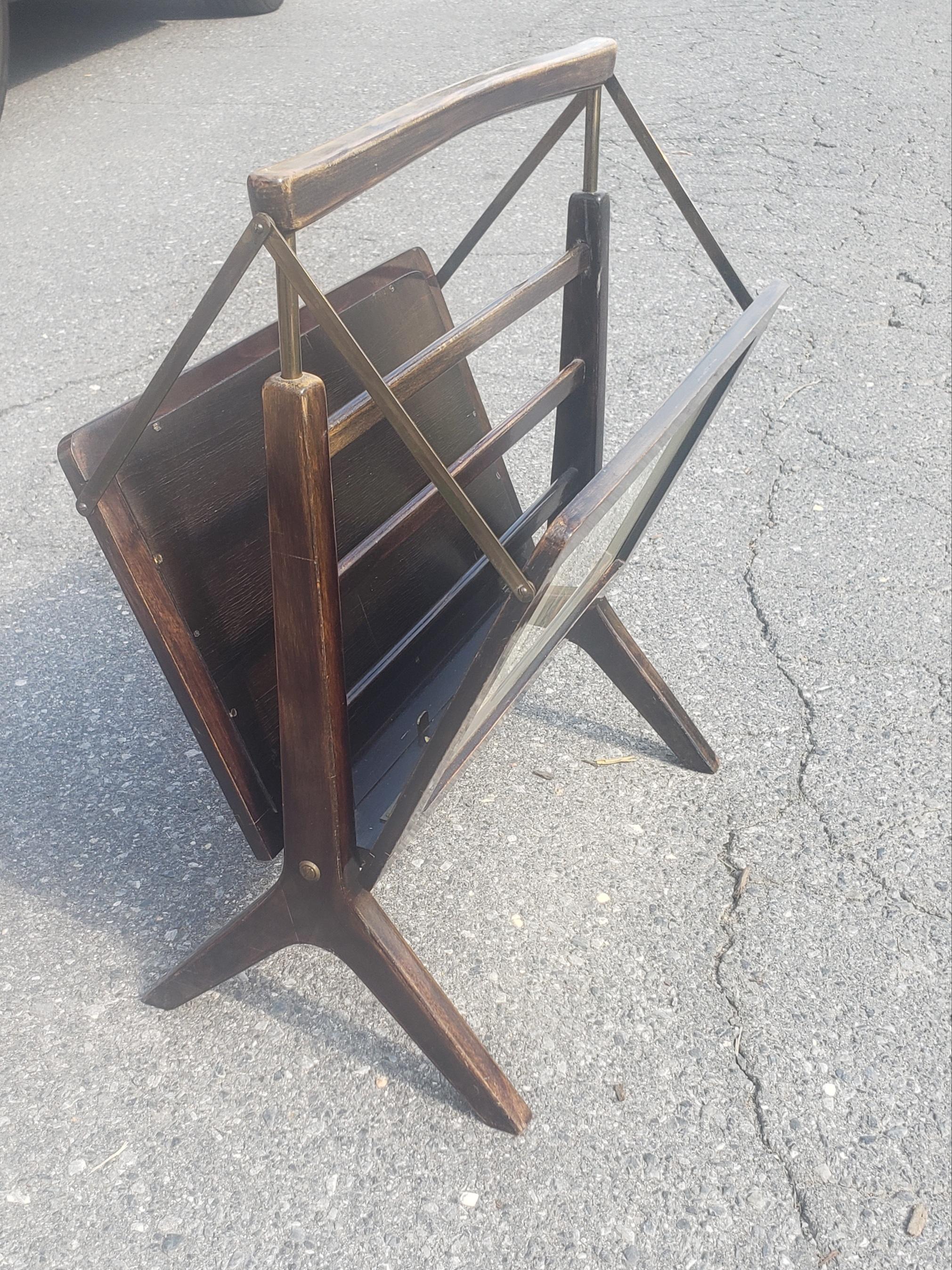 Other Midcentury Wood and Brass Italian Magazine Rack in Ico Parisi Style, 1950s For Sale