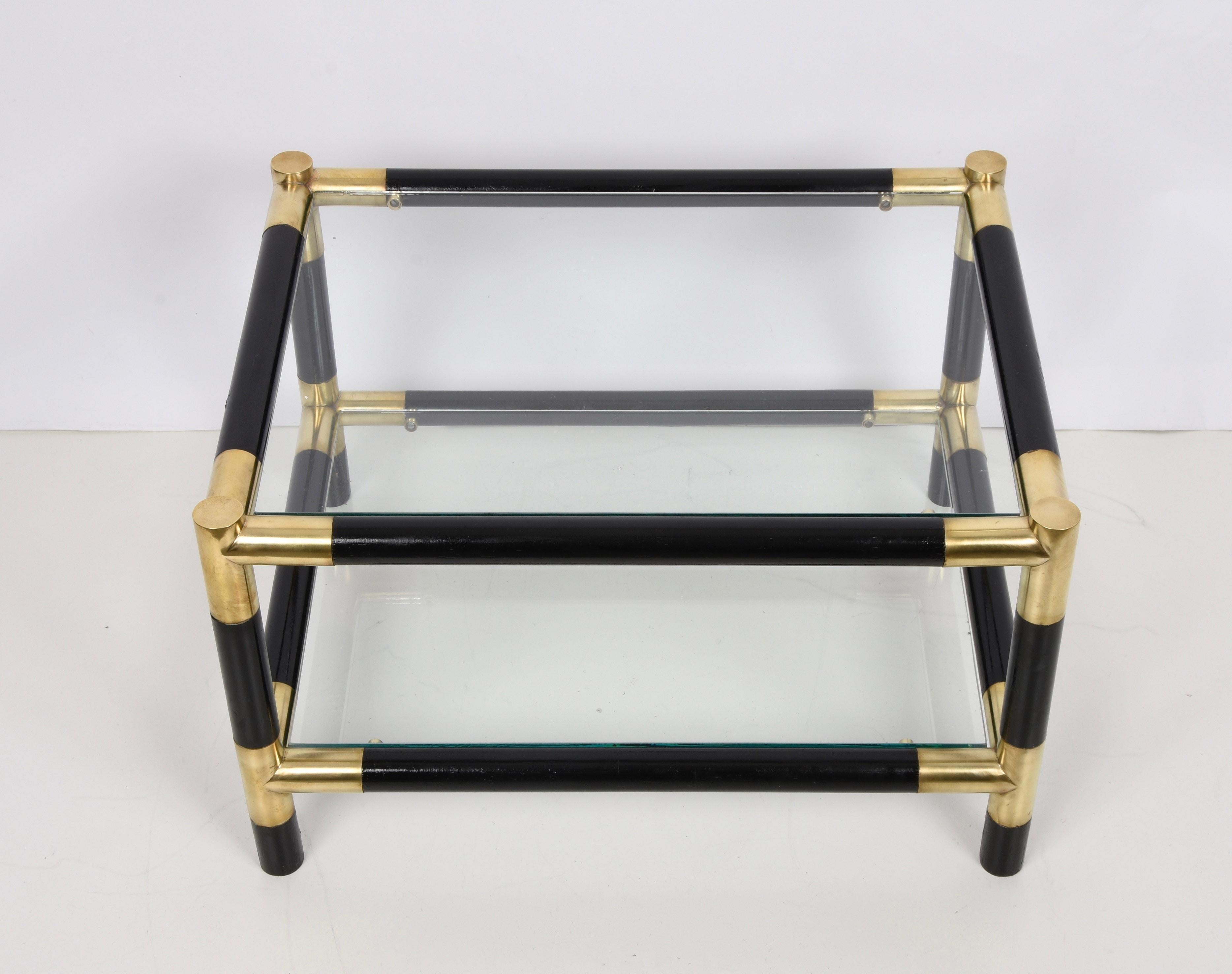 Midcentury Wood and Brass Italian Side Table with Two Crystal Shelves, 1970s In Good Condition For Sale In Roma, IT