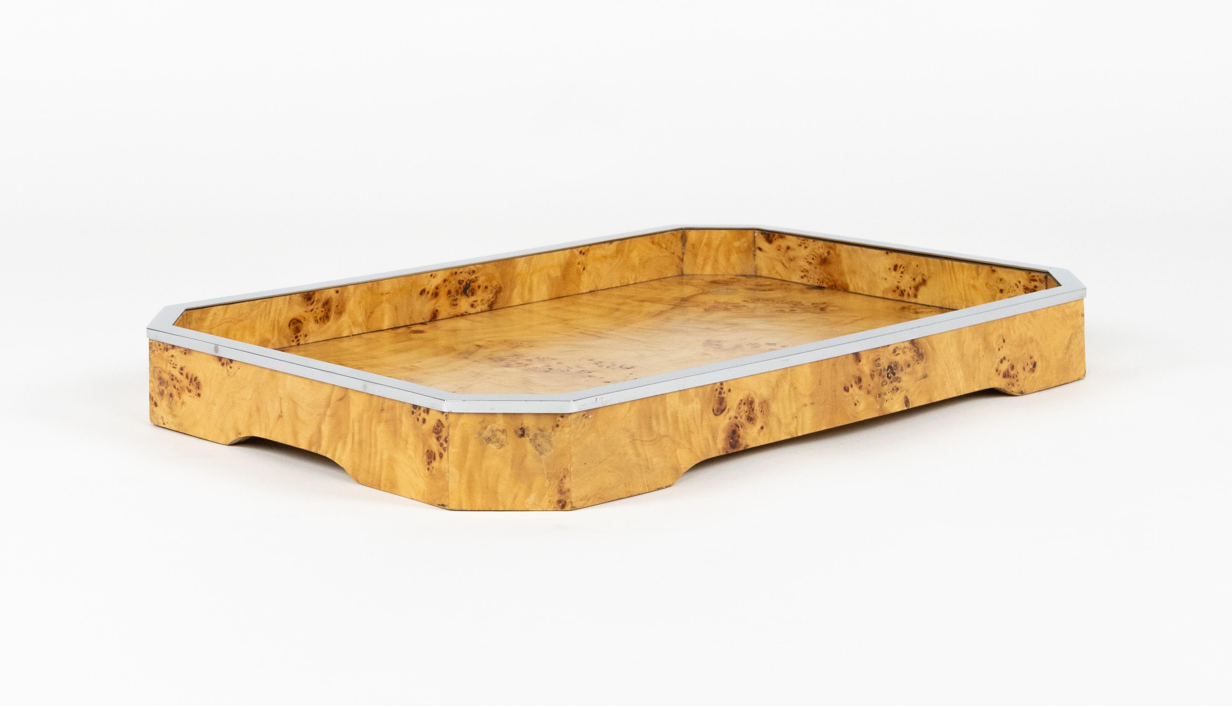 Bandeja de servir de madera y cromo de mediados de siglo atribuida a Tommaso Barbi, Italia Años 70 Italiano en venta
