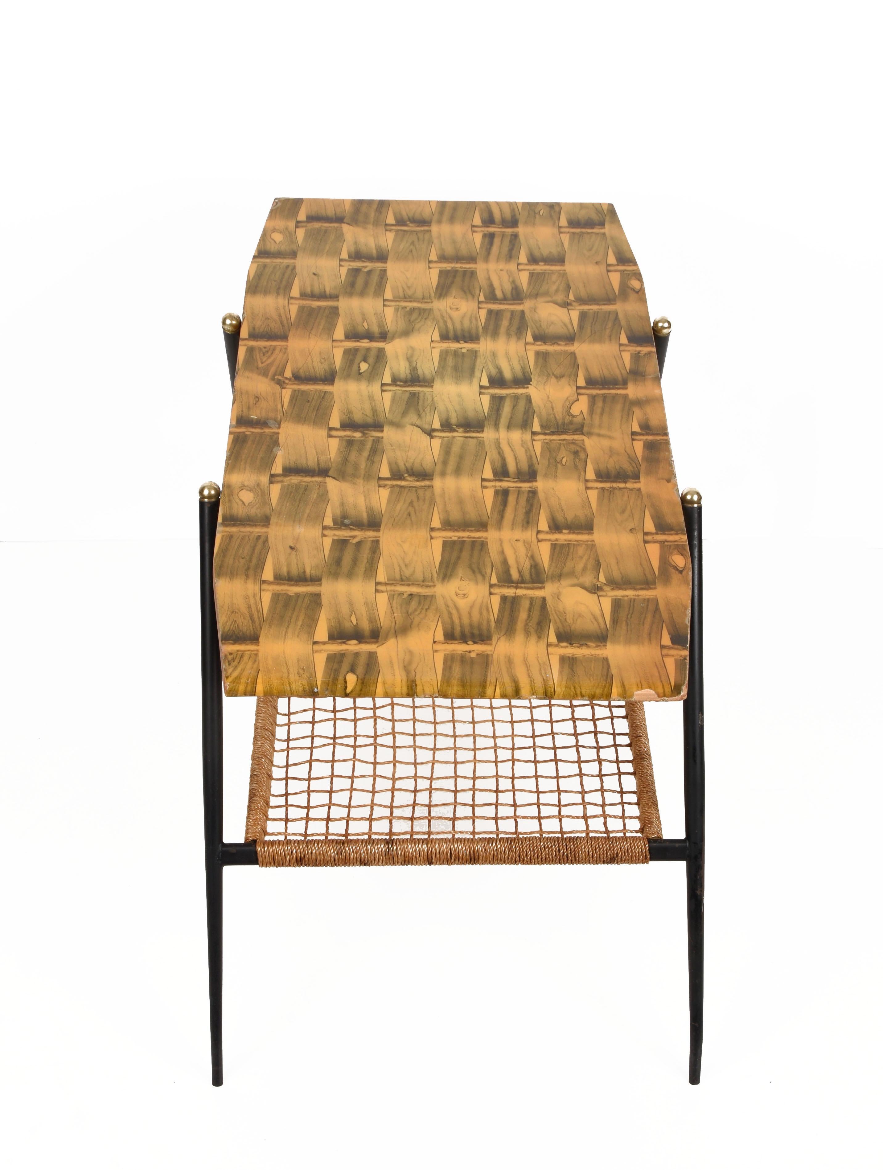 Midcentury Wood and Metal Italian Coffee Table with Brass Magazine Rack, 1950s For Sale 3