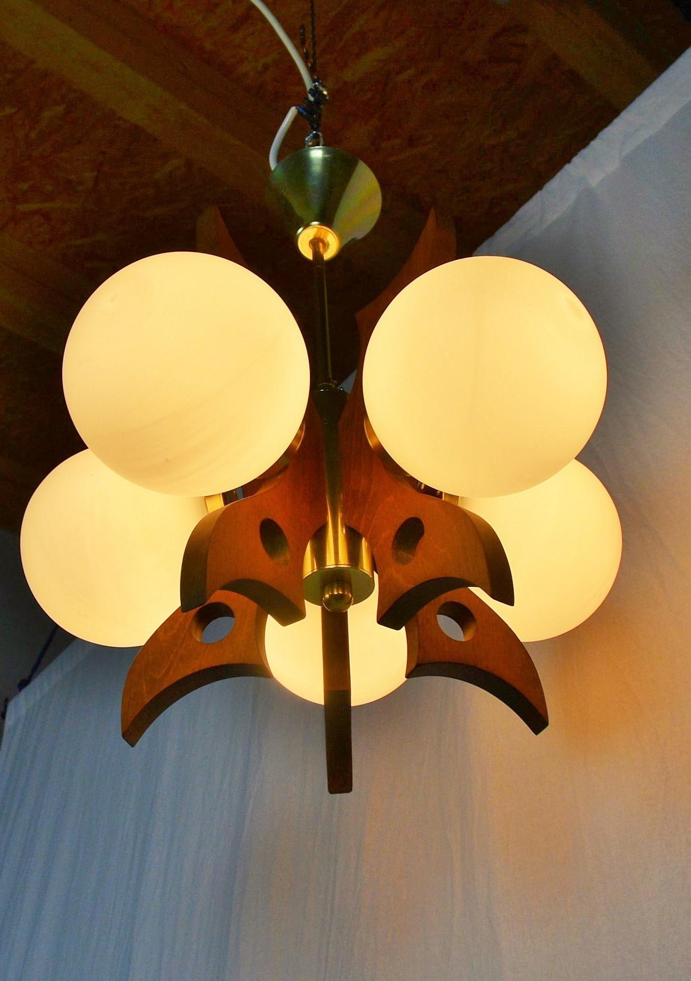 Midcentury Wood Chandelier, 1970s 11