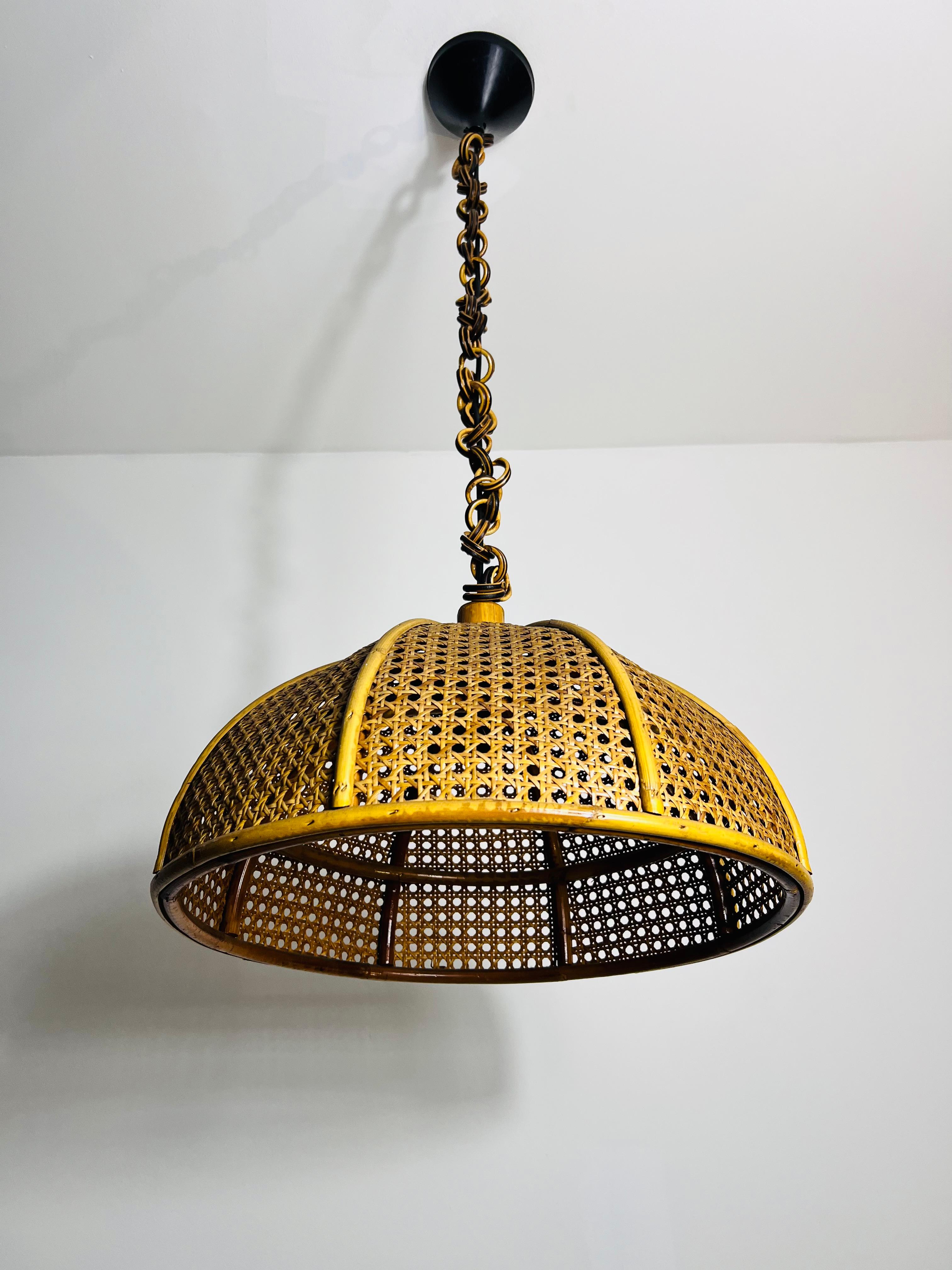 Midcentury Wooden Bamboo Pendant Lamp, Italy, 1960s In Good Condition For Sale In Hagenbach, DE