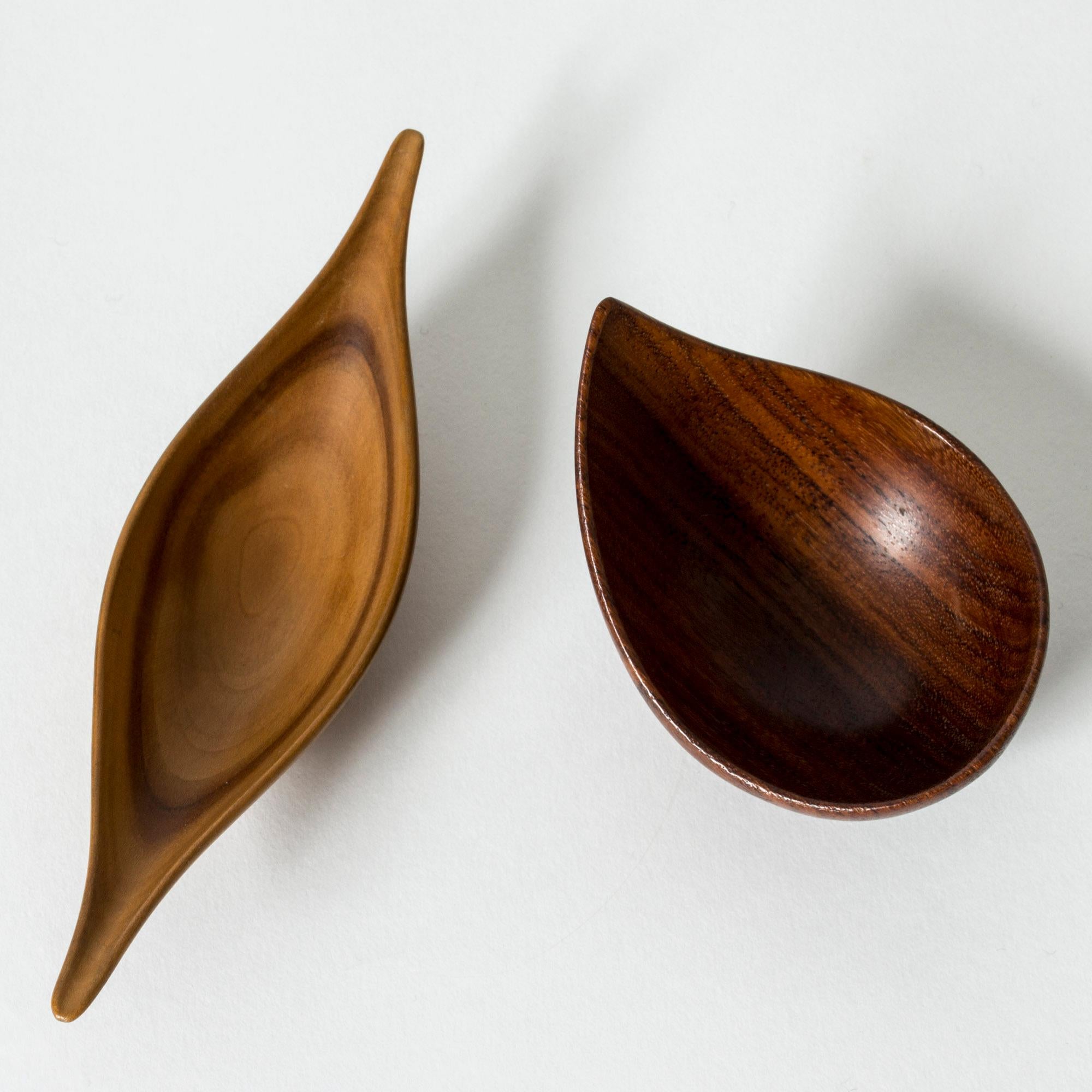 Fruitwood Midcentury wooden bowl by Johnny Mattsson, Sweden, 1950s