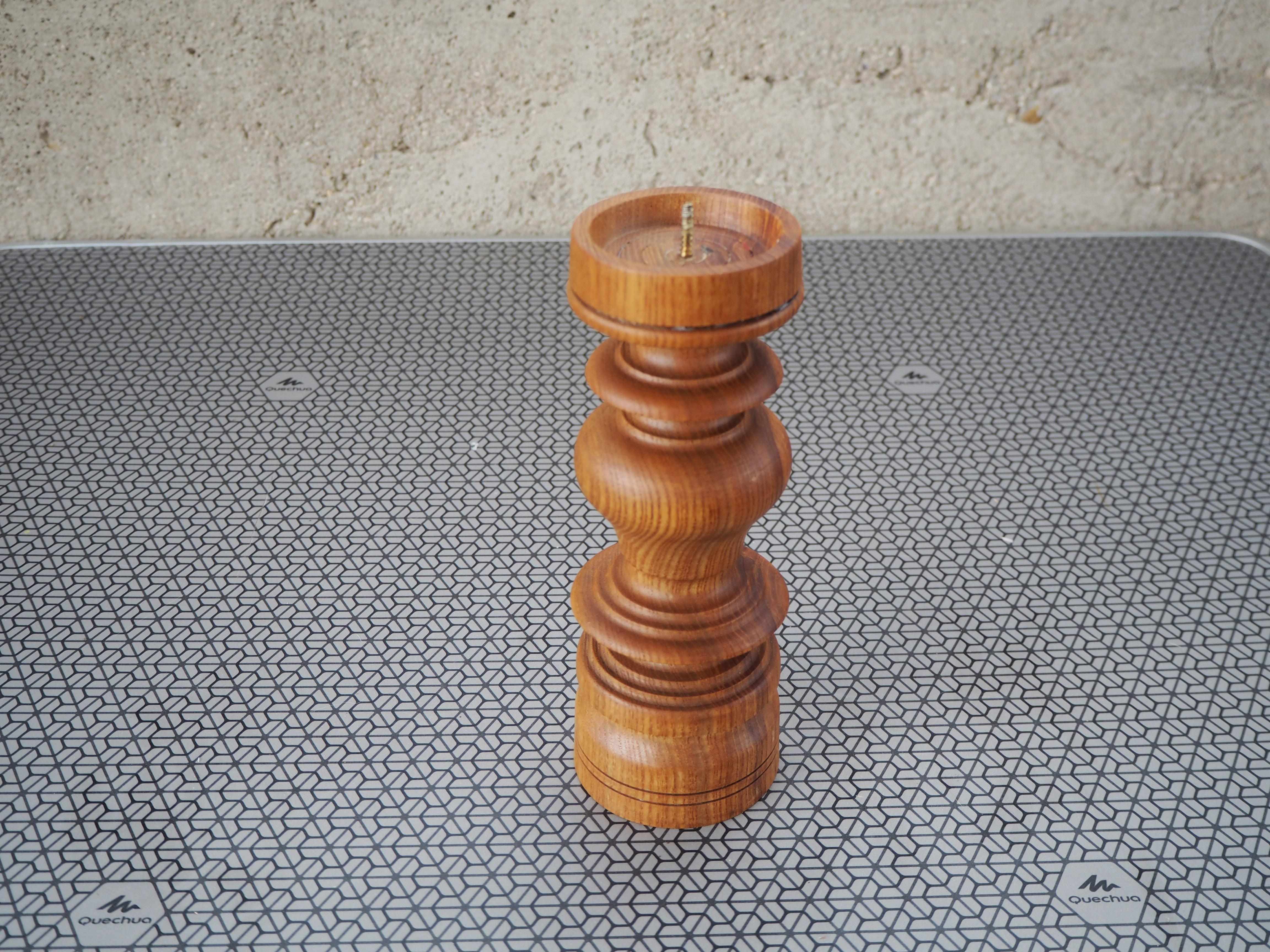 Portavelas de madera de mediados de siglo, años 60, Europa en venta 5