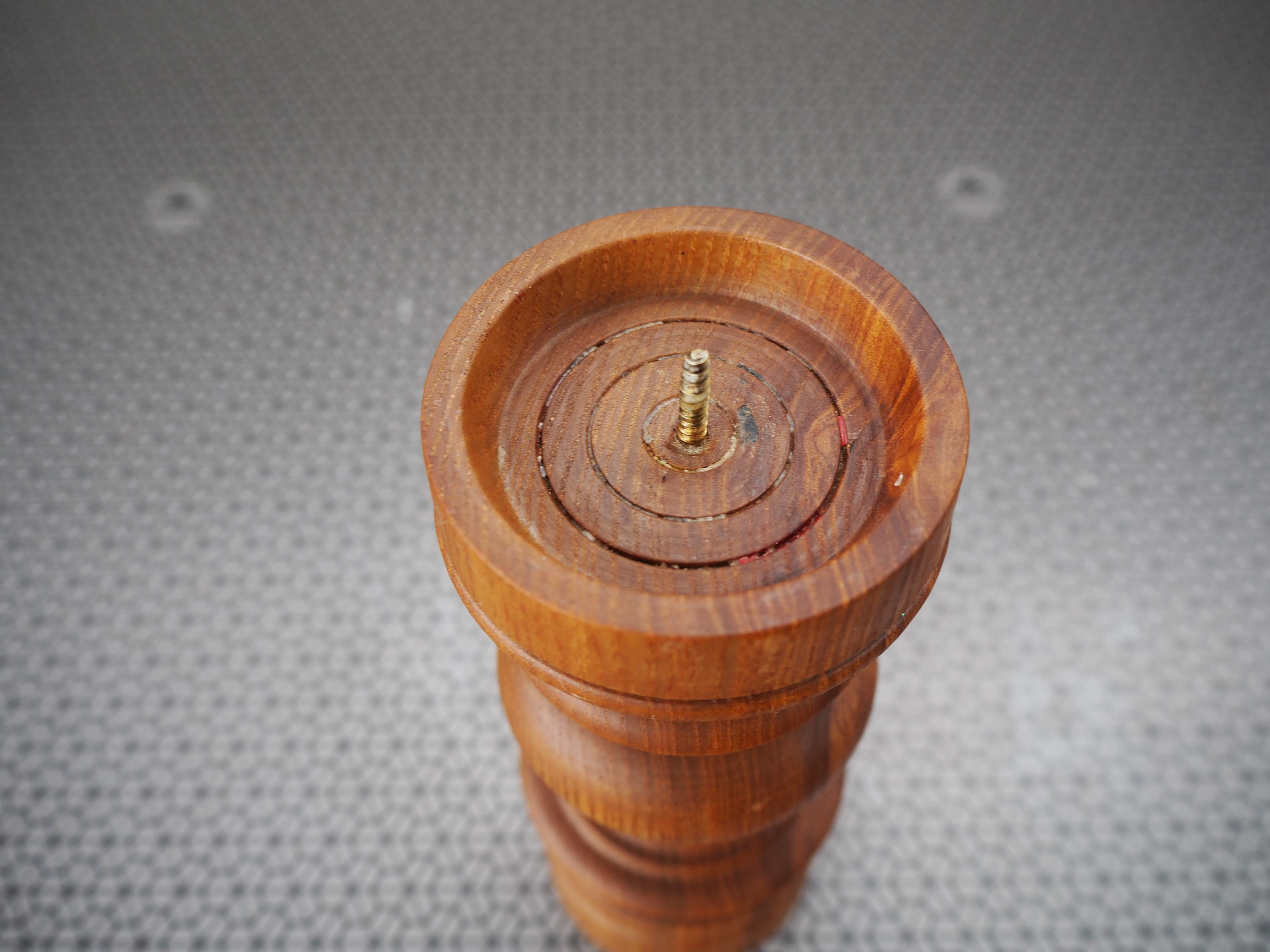 Portavelas de madera de mediados de siglo, años 60, Europa Madera en venta