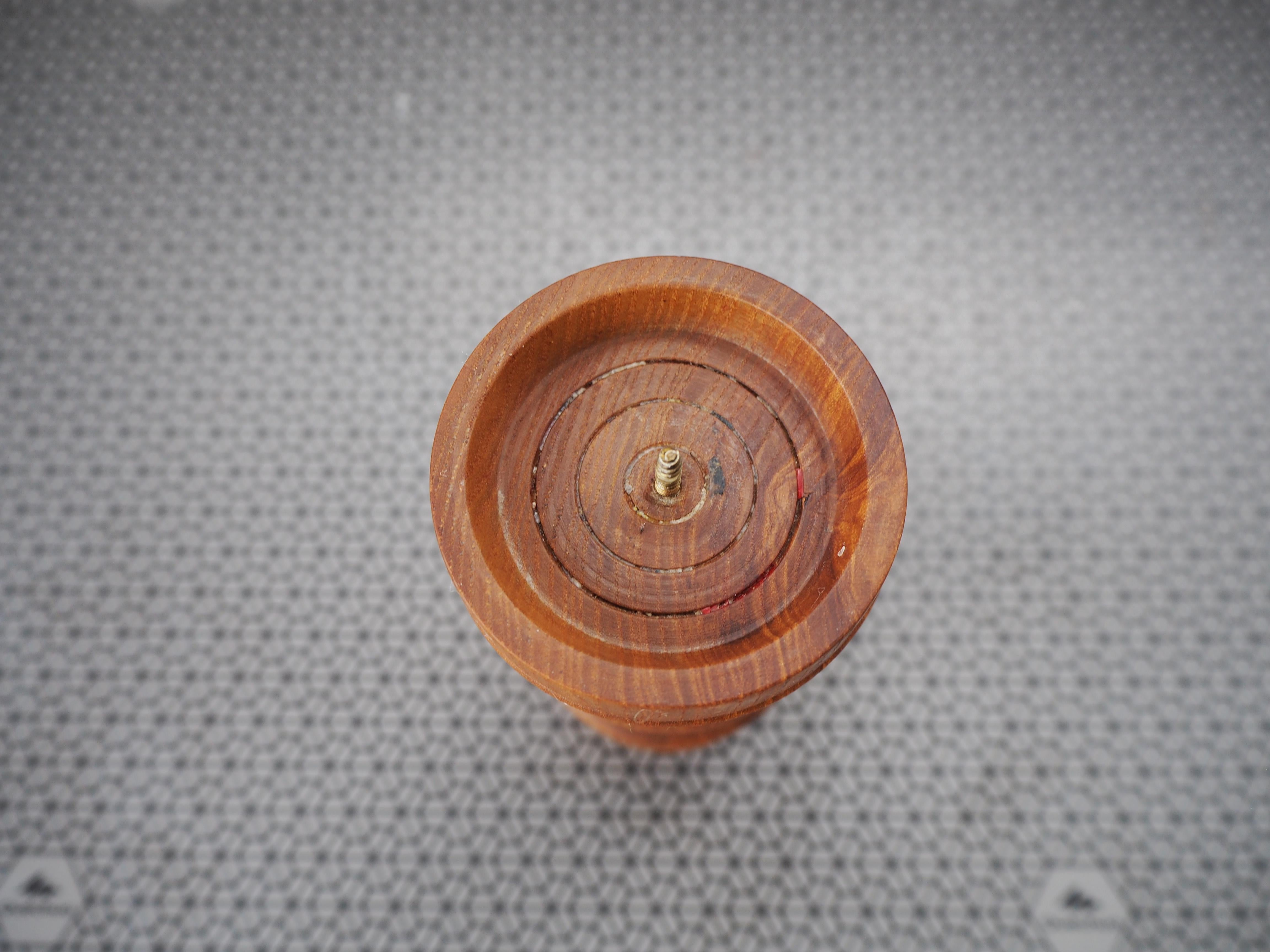 Portavelas de madera de mediados de siglo, años 60, Europa en venta 1