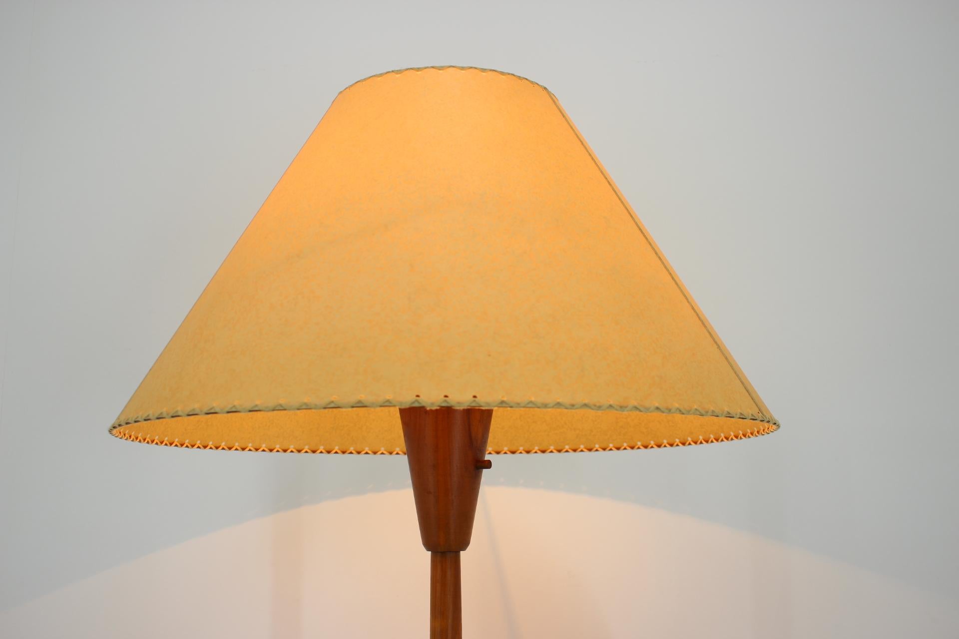 Mid-Century Modern Midcentury Wooden Floor Lamp by Jan Kalous for ULUV / 1950s, Restored For Sale