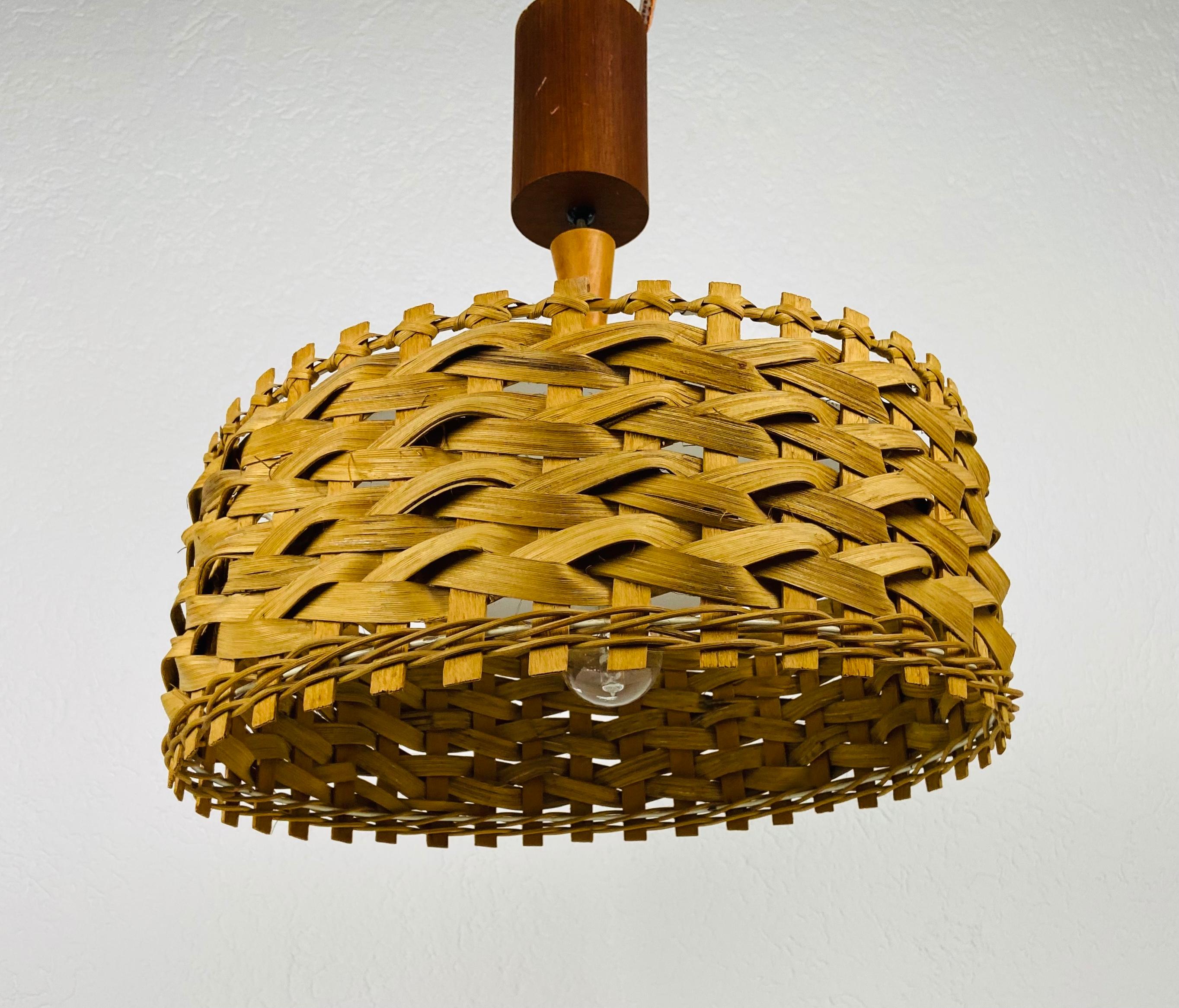 Midcentury Wooden Pendant Lamp, Sweden, 1960s In Good Condition For Sale In Hagenbach, DE