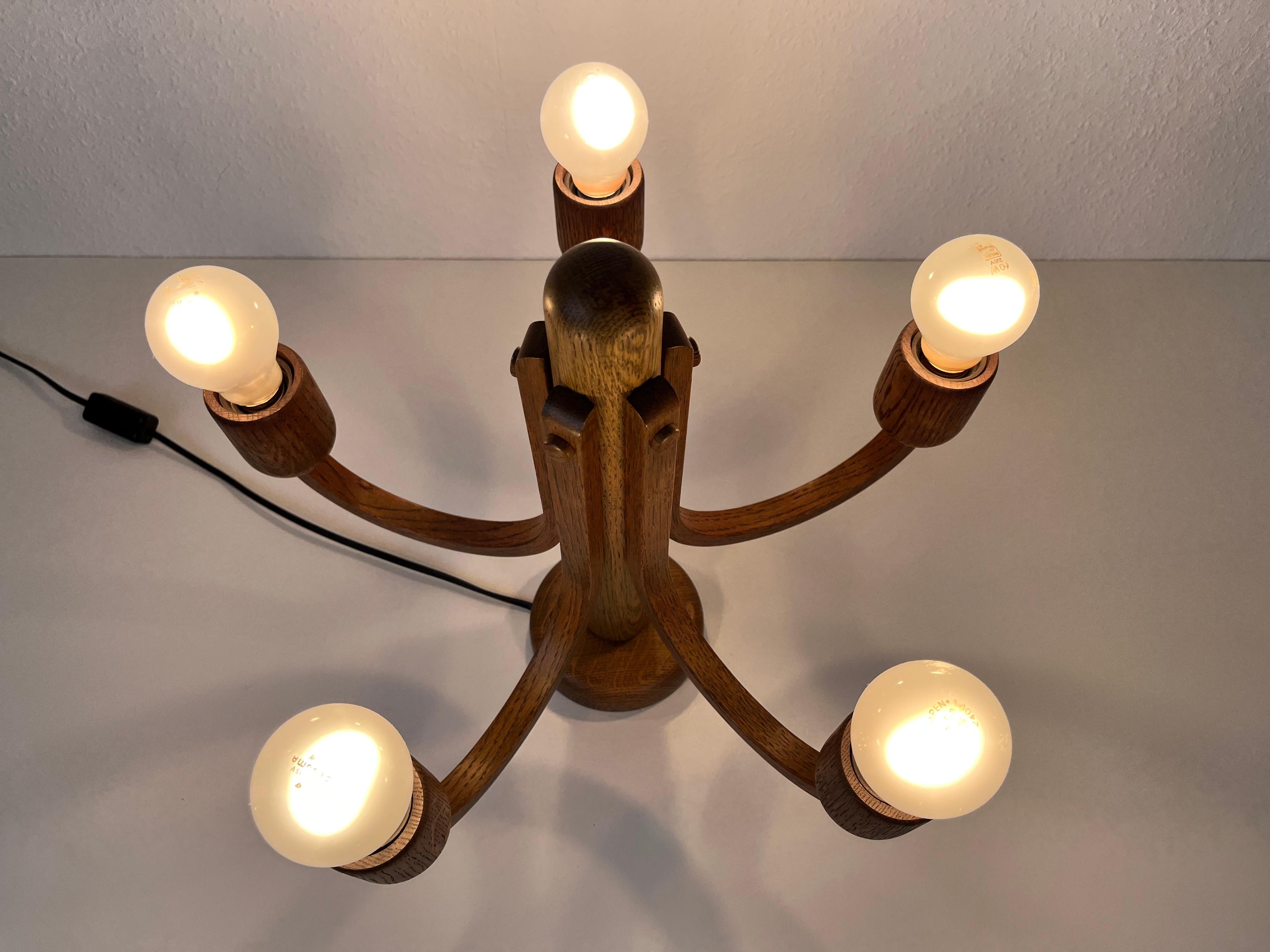 Lampada a sospensione in legno a 5 bracci del Medioevo di Domus, anni '60 in vendita 3