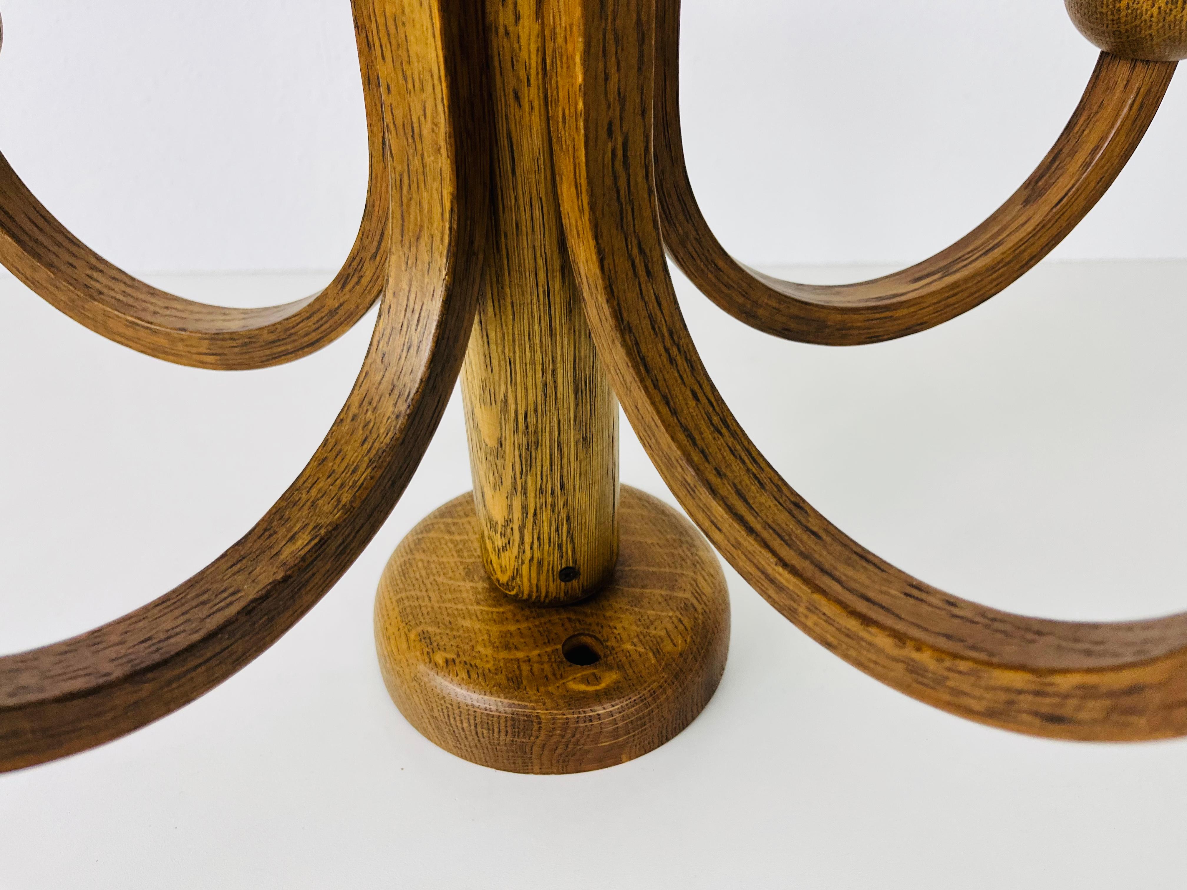 Legno Lampada a sospensione in legno a 5 bracci del Medioevo di Domus, anni '60 in vendita