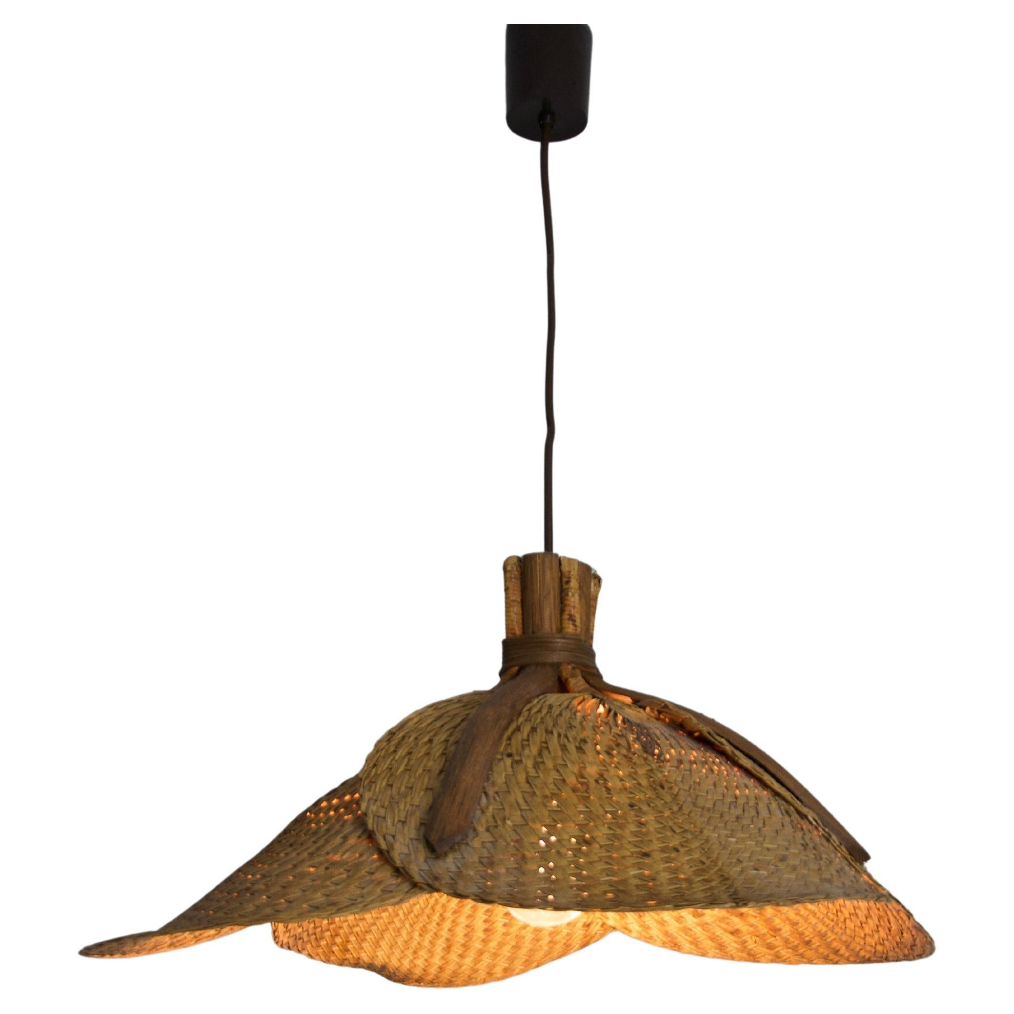Lampada a sospensione in legno di midcentury in rattan, Italia, anni '60