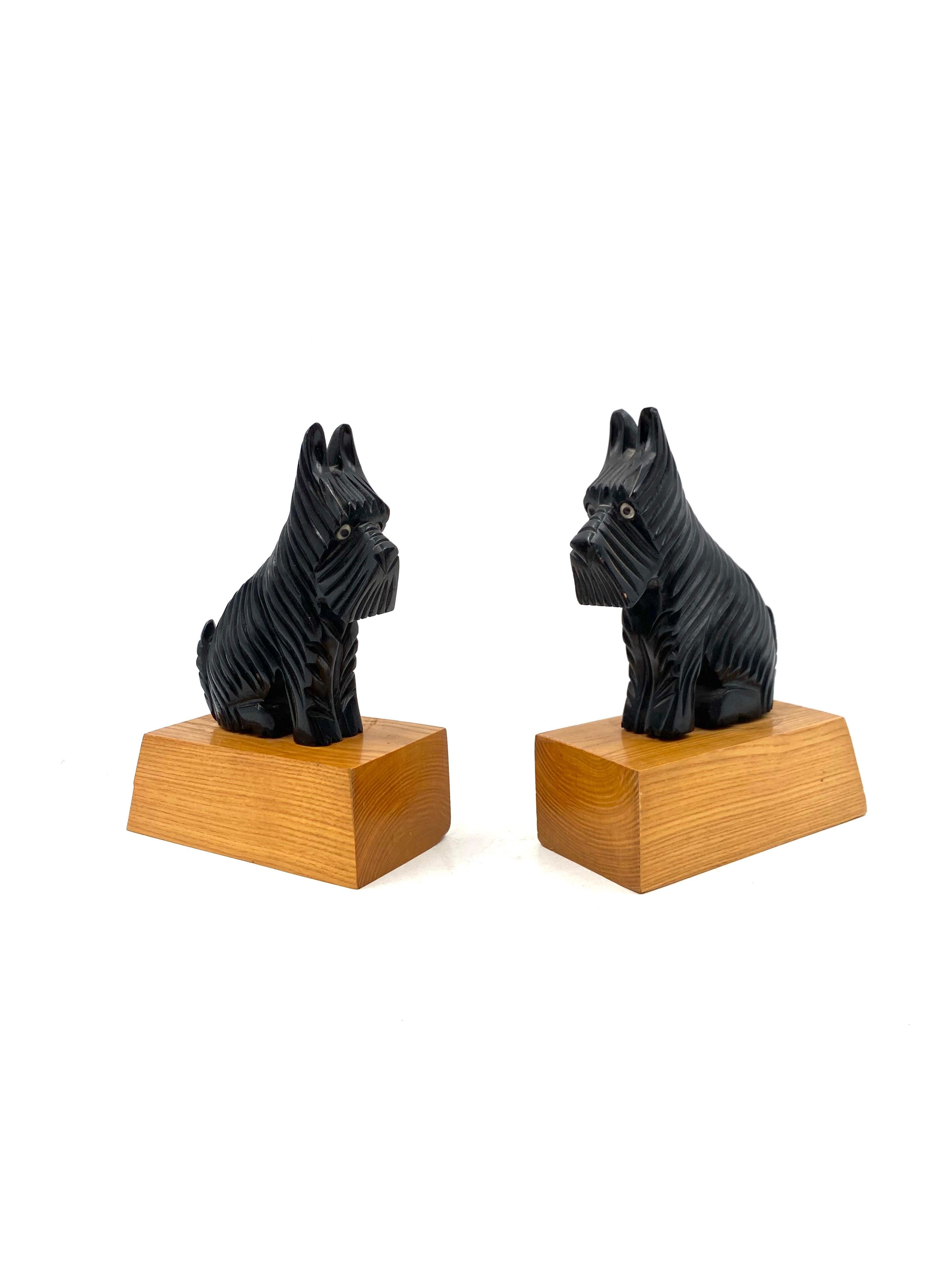 Midcentury wooden Schnauzer bookends, France circa 1950s In Excellent Condition For Sale In Firenze, IT