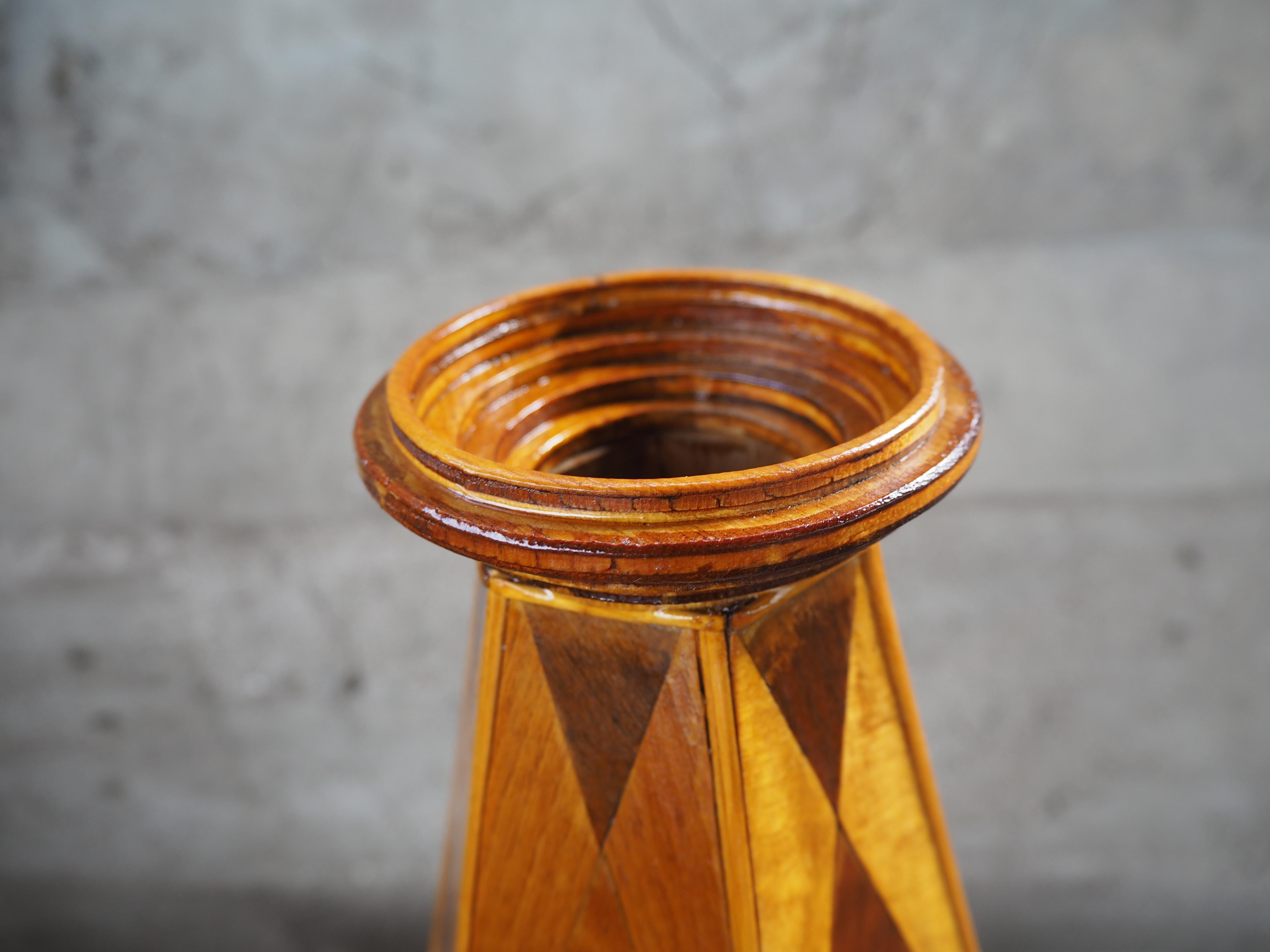 Holzvase aus der Jahrhundertmitte, Europa, 1960er Jahre im Angebot 9