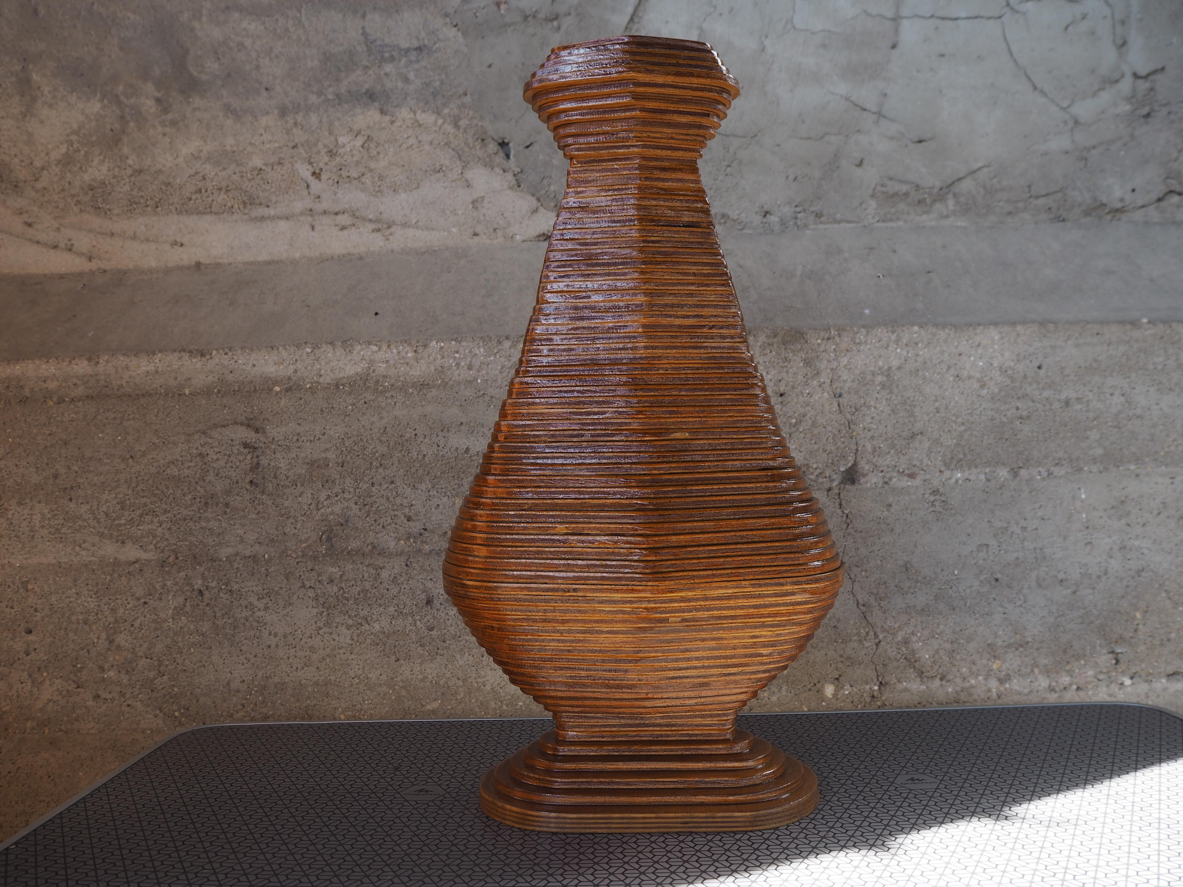 Holzvase aus der Jahrhundertmitte, Europa, 1960er Jahre im Zustand „Gut“ im Angebot in Praha, CZ