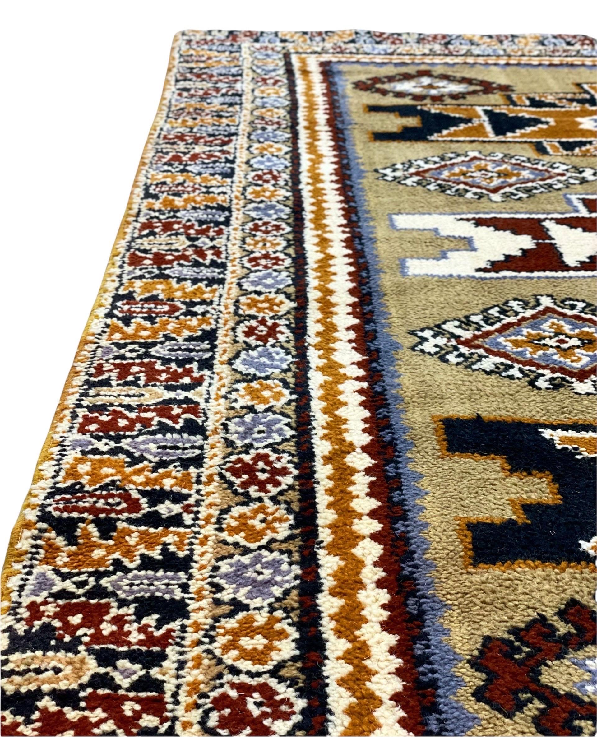 Amazing Mid-Century Modern wool area rug designed by John Freeman for Concepts International 