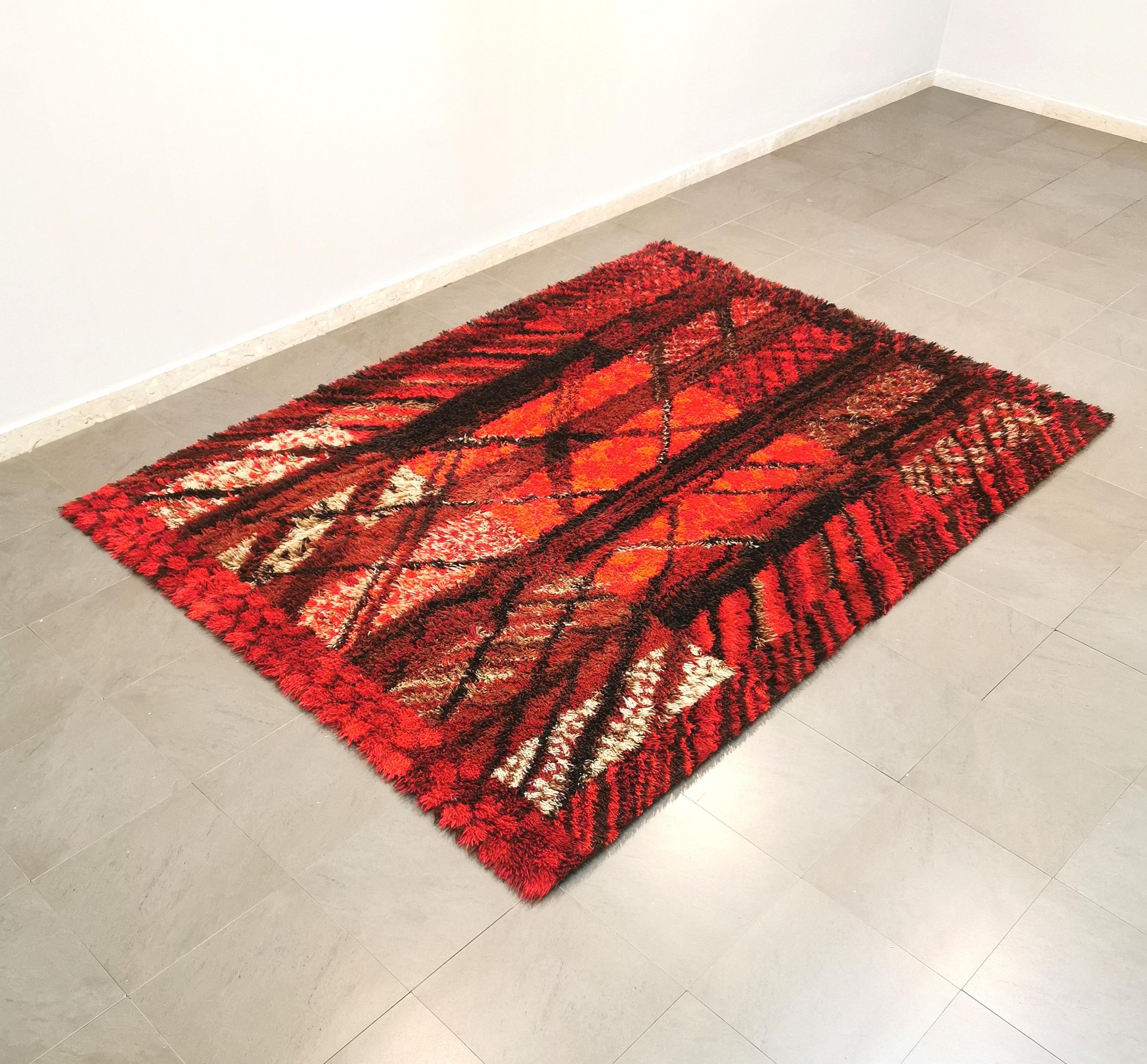 Rya rectangular rug designed by the Swedish designer Marianne Richter and produced by the AB Wahlbecks factory in Sweden in the 1960s. This carpet model called 