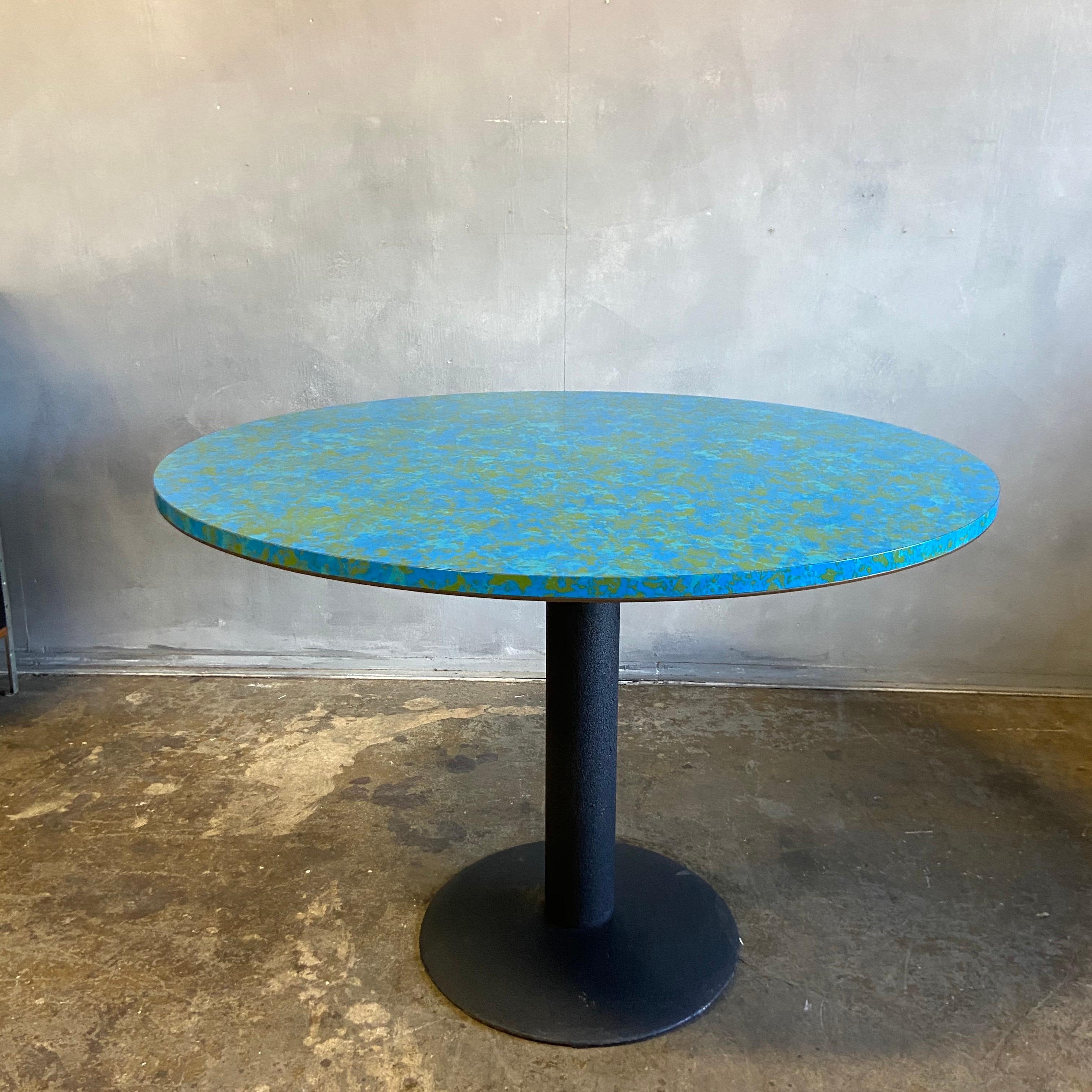 Mid-Century Modern Midcentury World Laminate Top Table  For Sale