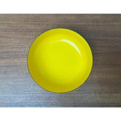 Bol en émail jaune du milieu du siècle par Kaj Franck pour Arabia, Finland, 1960s