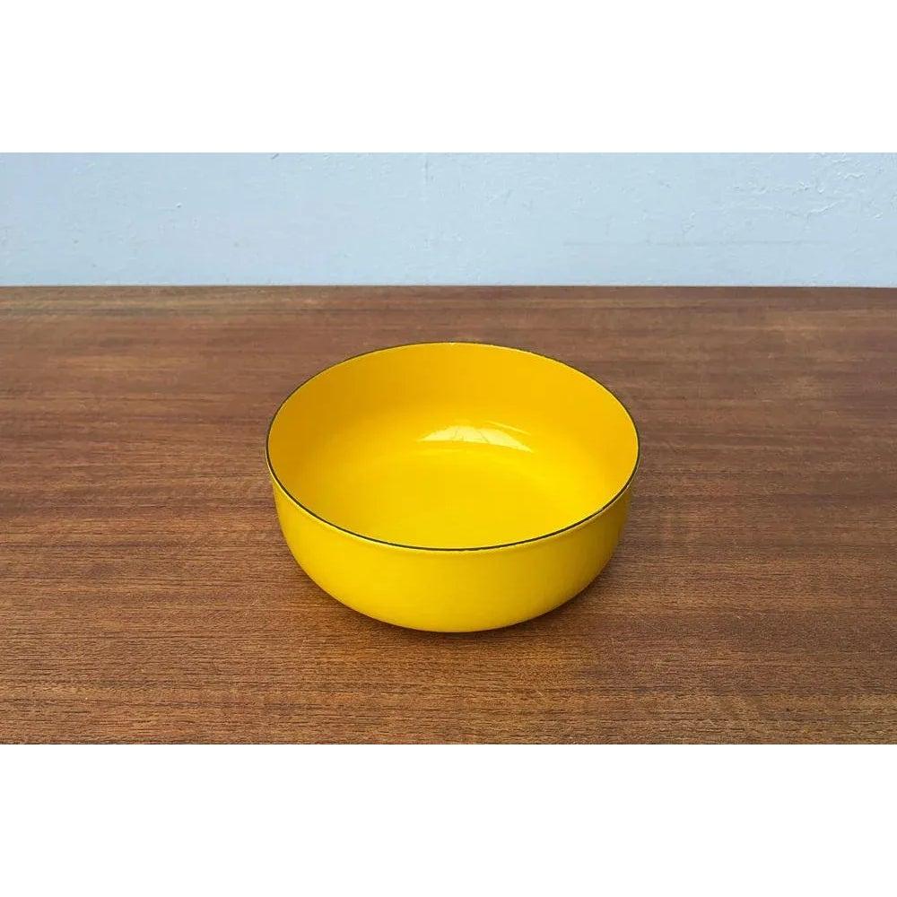 Finlandais Bol en émail jaune du milieu du siècle par Kaj Franck pour Arabia, Finland, 1960s en vente