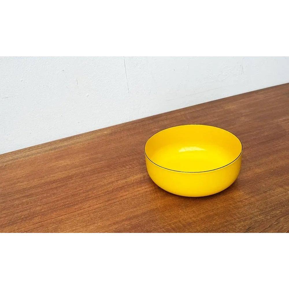Bol en émail jaune du milieu du siècle par Kaj Franck pour Arabia, Finland, 1960s Excellent état - En vente à Hamburg, DE