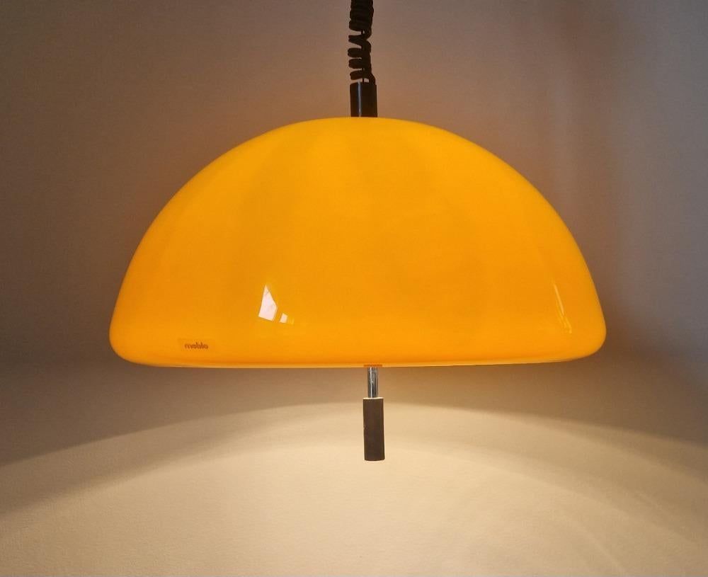 Pendentif jaune du milieu du siècle Meblo, Harvey Guzzini, A Space, Italie, années 1970. en vente 6