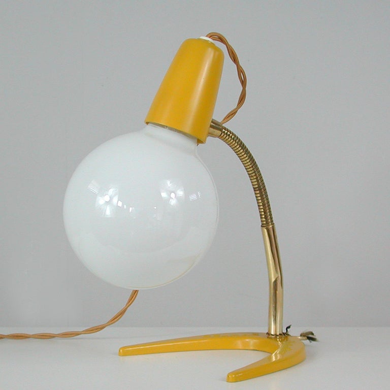 Lampe de table jaune du milieu du siècle par Belmag, Suisse, années 1950  sur 1stDibs
