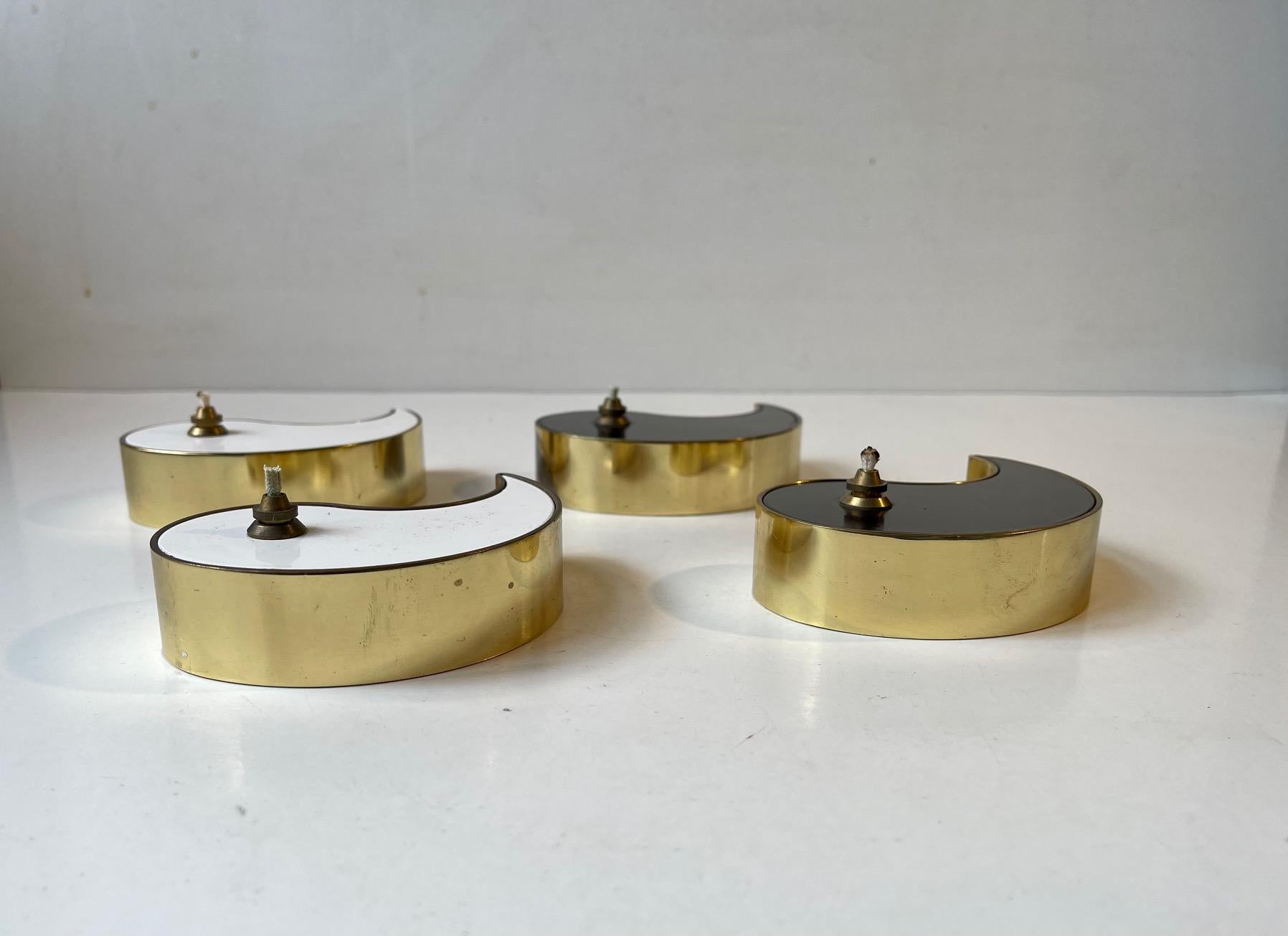 Mid-Century Ying Yang Oil Lamps in Brass & Enamel by G.V. Harnisch Eftf, 1960s In Good Condition For Sale In Esbjerg, DK