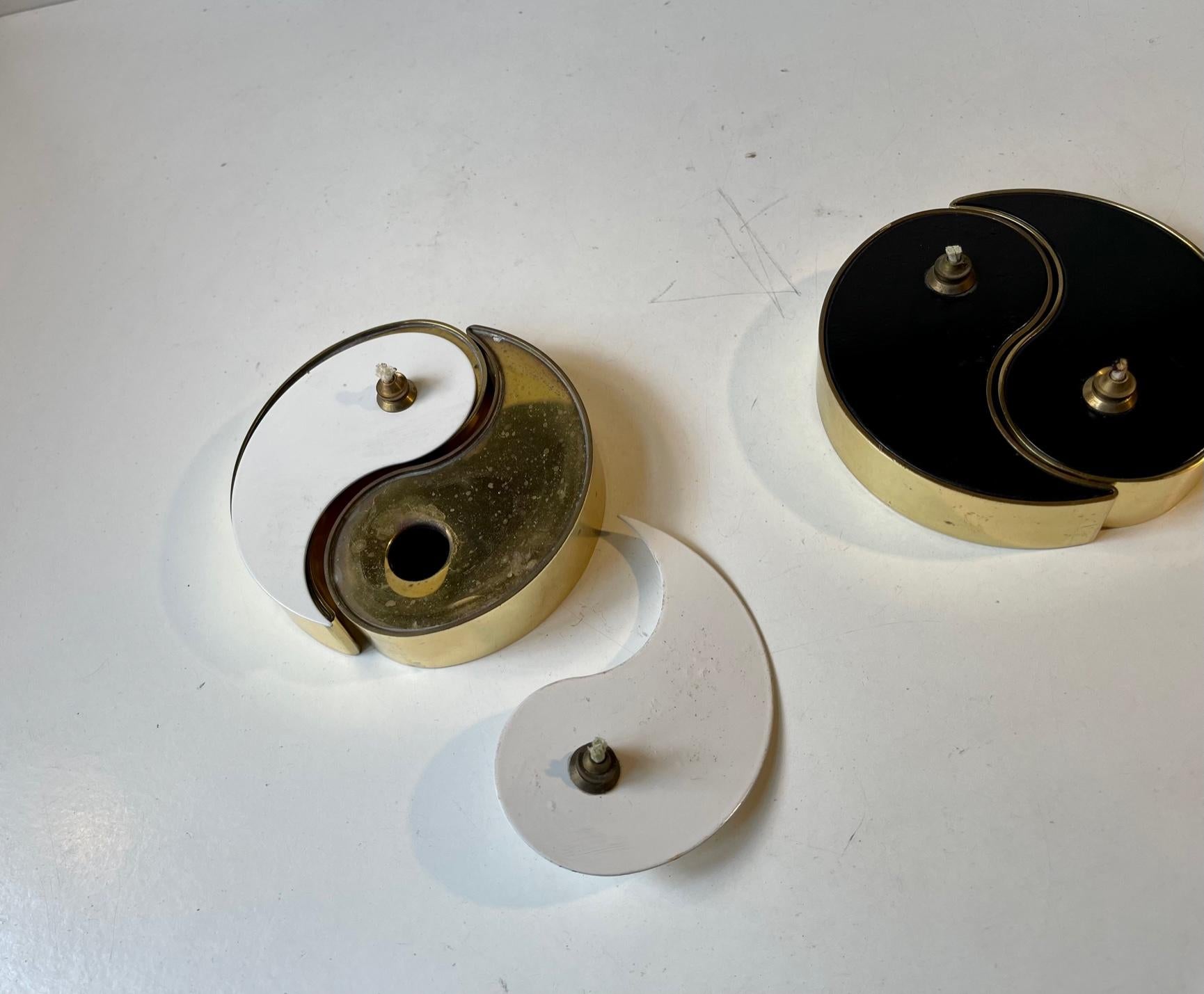 Mid-20th Century Mid-Century Ying Yang Oil Lamps in Brass & Enamel by G.V. Harnisch Eftf, 1960s For Sale