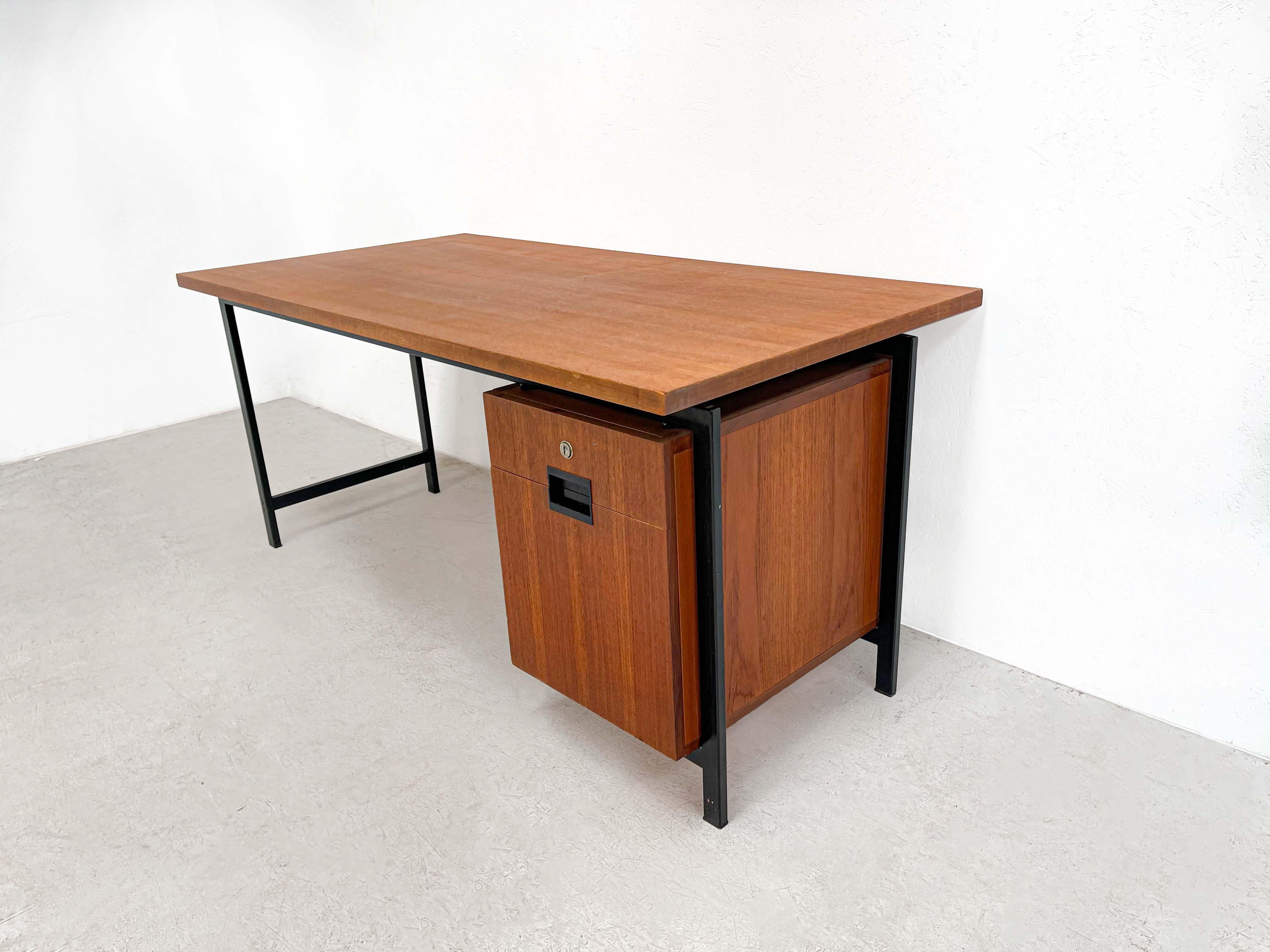Mid-Century Modern Teak Eu02 Desk by Cees Braakman for Pastoe 1