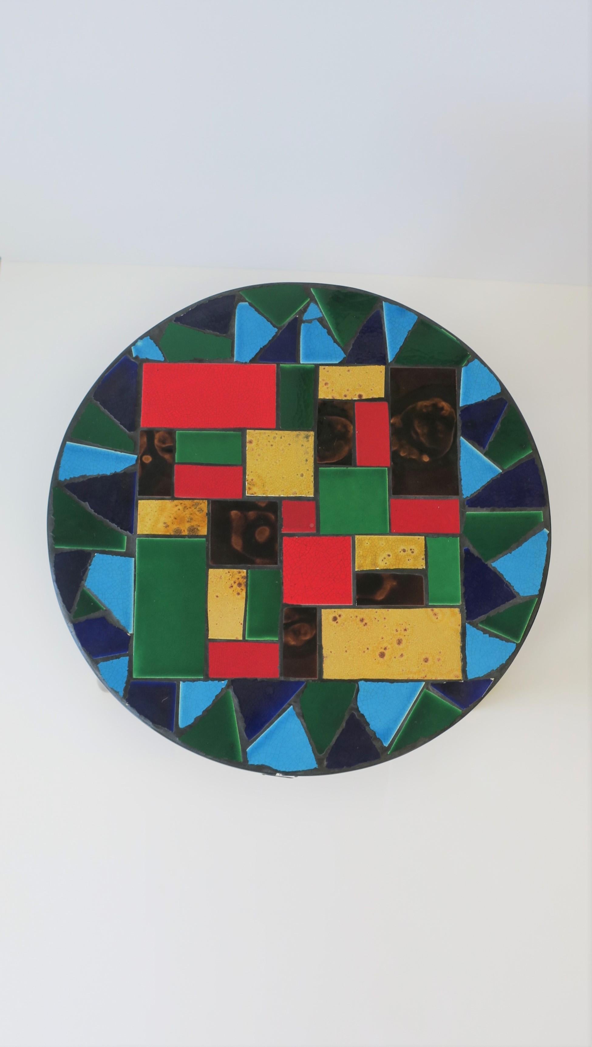 Mid-Centuy Modern Tile Mosaic Round Side Table In Good Condition In New York, NY