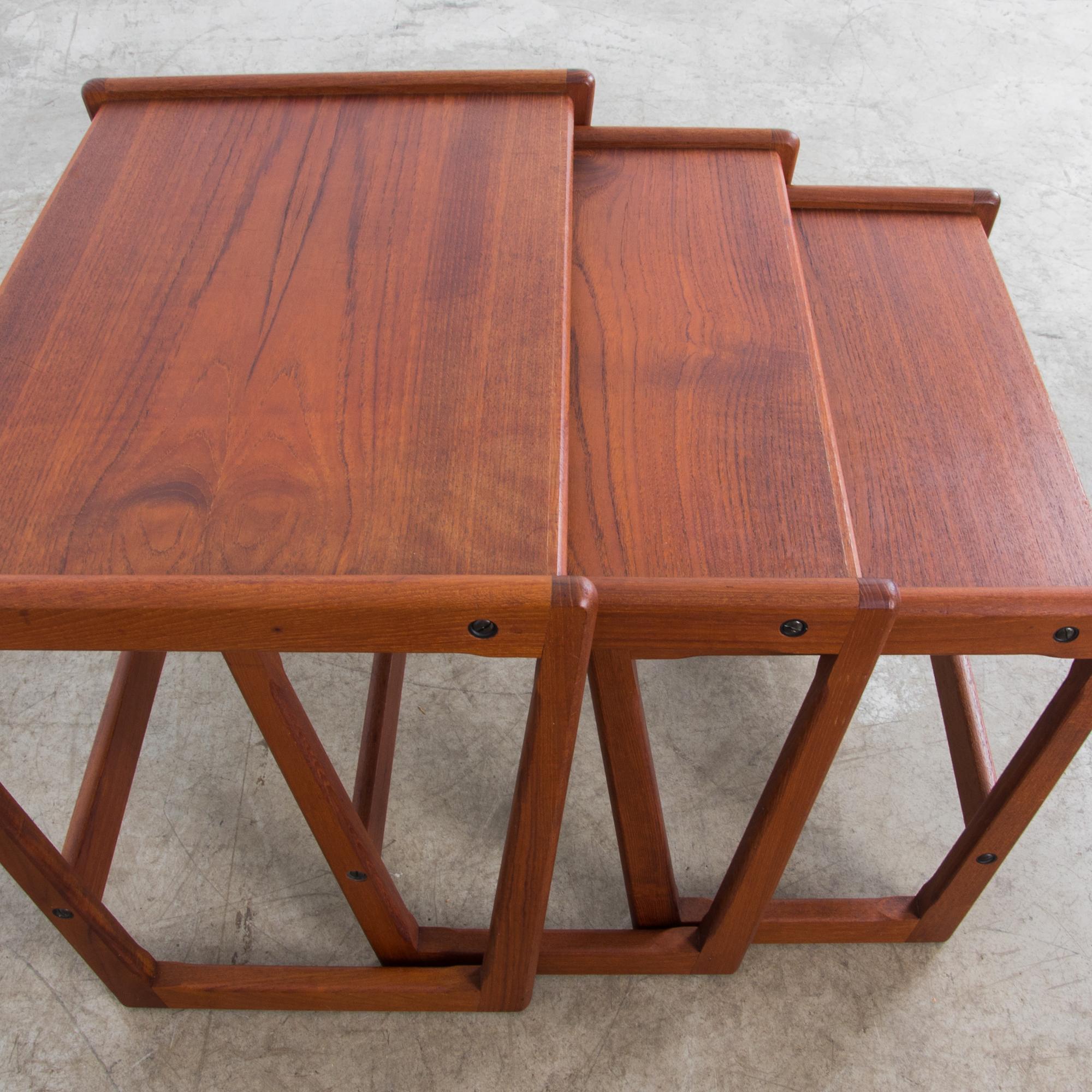 Mid-Century Modern Wooden Nesting Tables, Set of Three 2