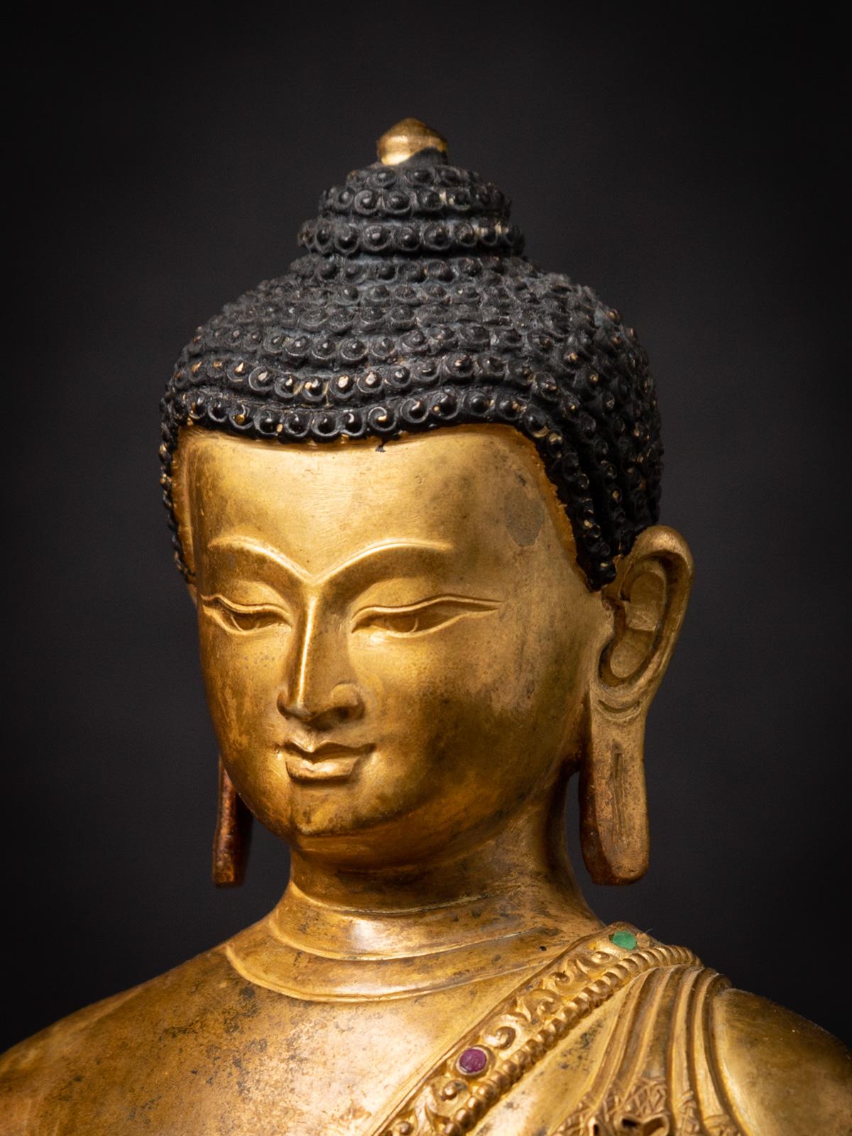 Middle 20th century high quality old bronze Nepali Buddha statue 3
