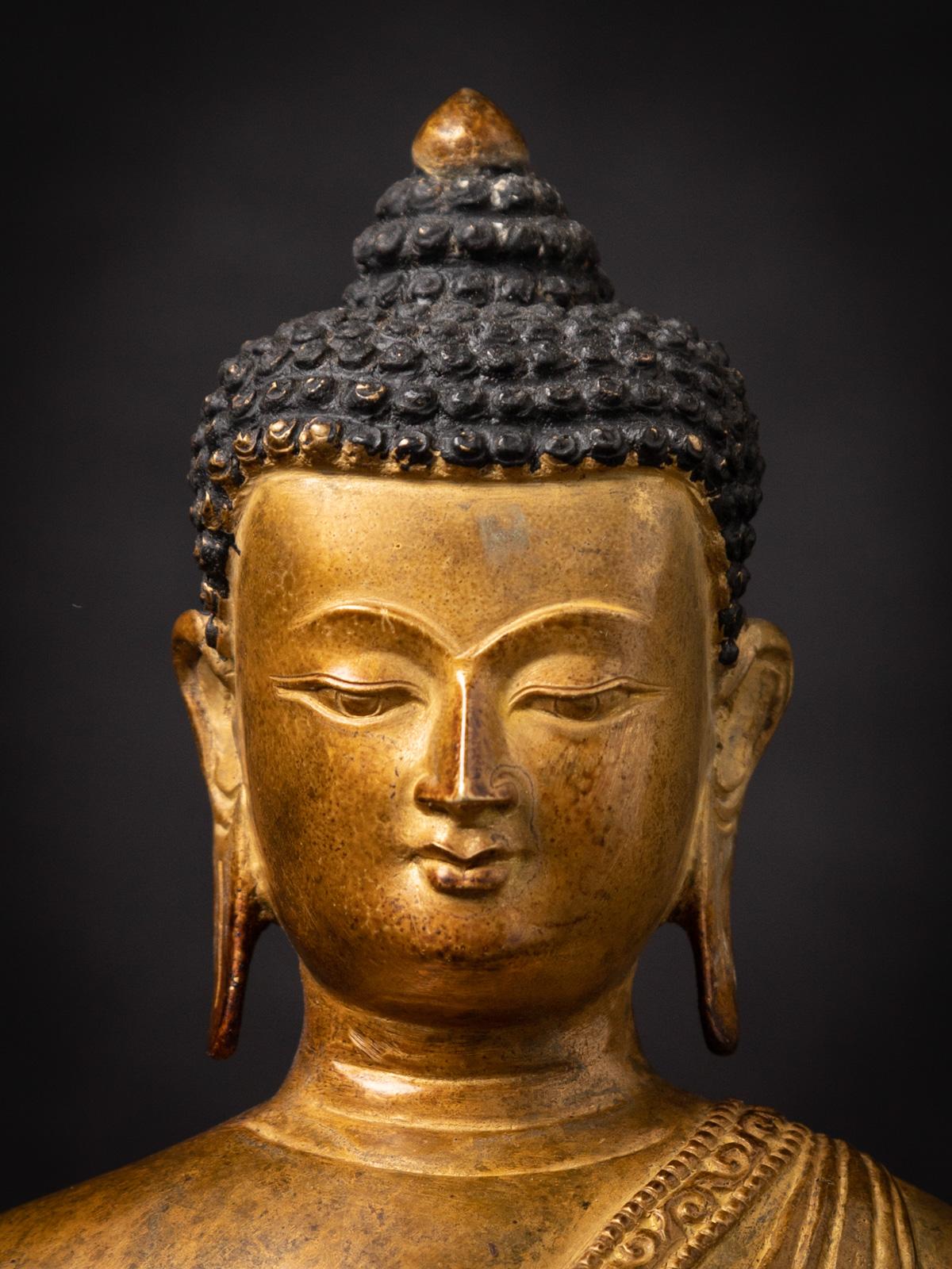 Middle 20th Century High Quality Old Bronze Nepali Buddha Statue For