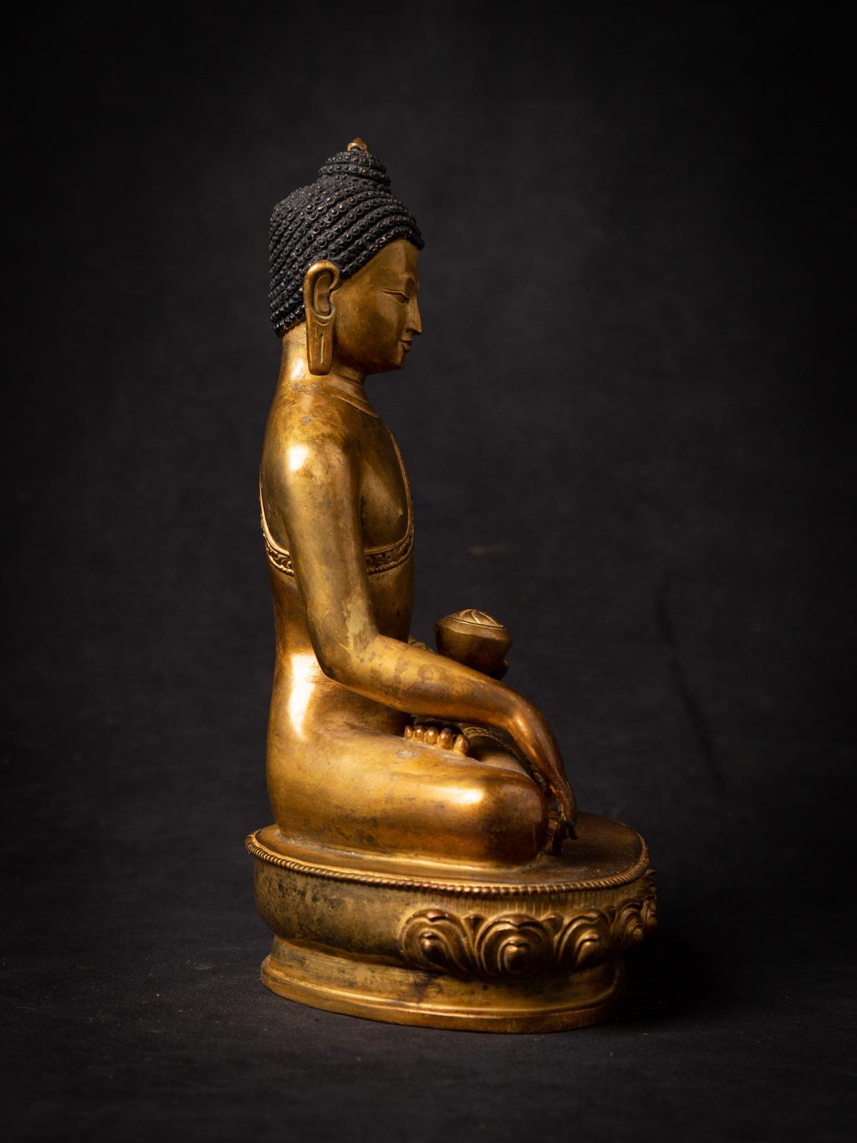 Middle 20th century high quality old bronze Nepali Buddha statue 10