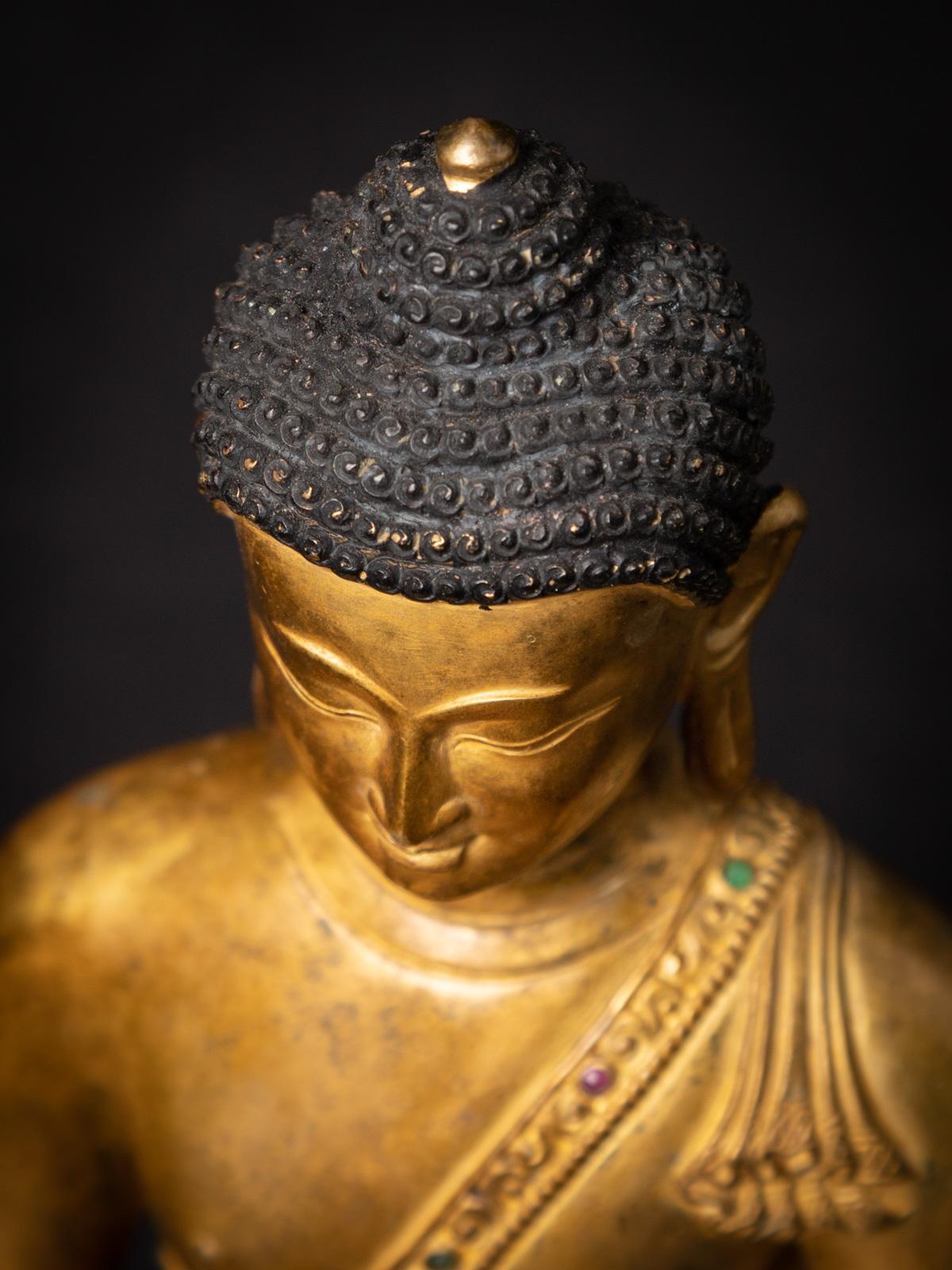 Middle 20th century high quality old bronze Nepali Buddha statue 1