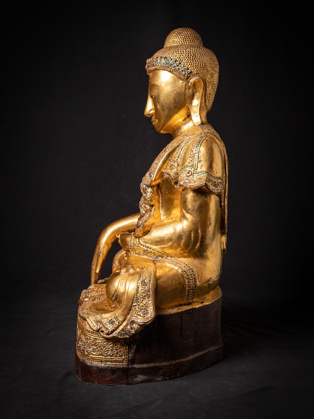 Middle 20th century Large old Burmese Mandalay Buddha statue from Burma For Sale 6